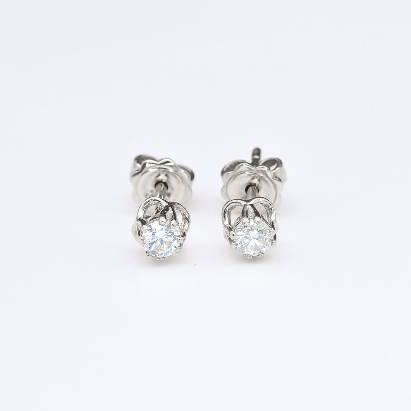 Genuine diamond earring stud in white gold sale