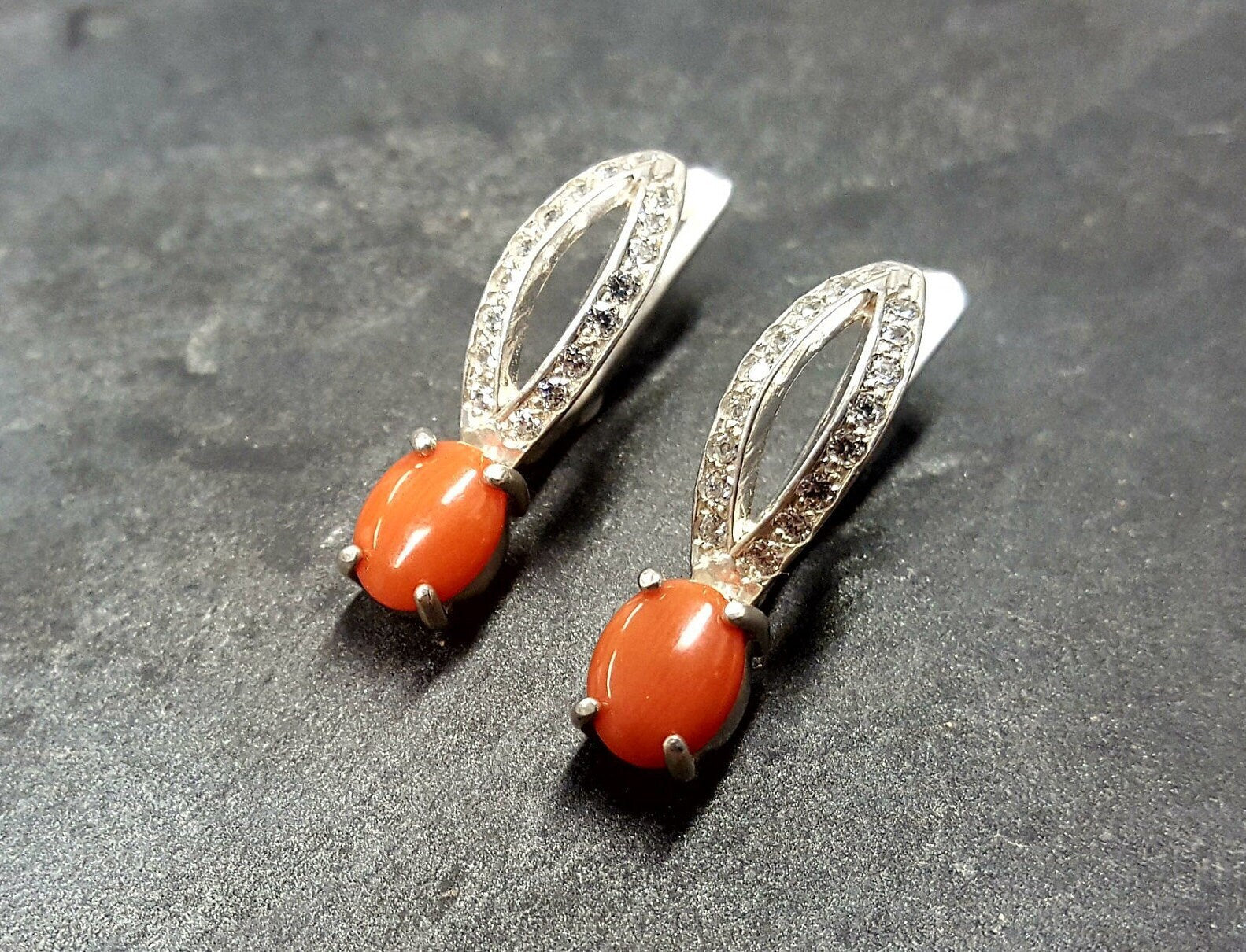 Coral Earrings, Natural Coral, March Birthstone, Long Vintage Earrings, Red Coral Earrings, Red Earrings, March Earrings, Silver Earrings