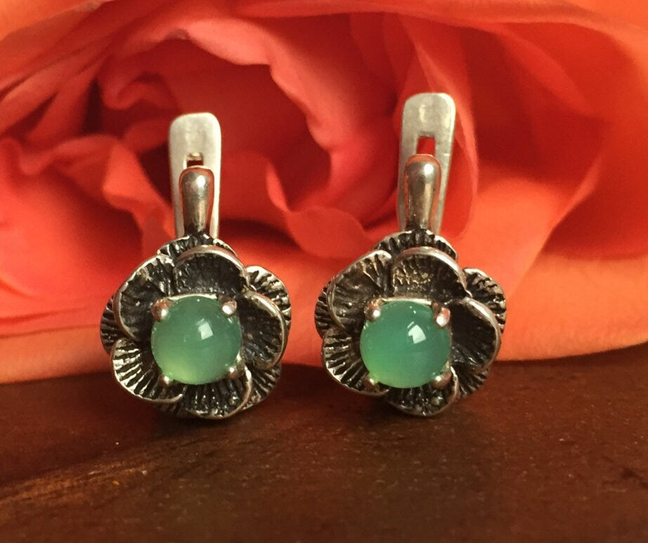 Flower Earrings, Chrysoprase Earrings, Chrysoprase, Solid Silver Earrings, Flower Studs, Green Stone Earrings, Vintage Earrings