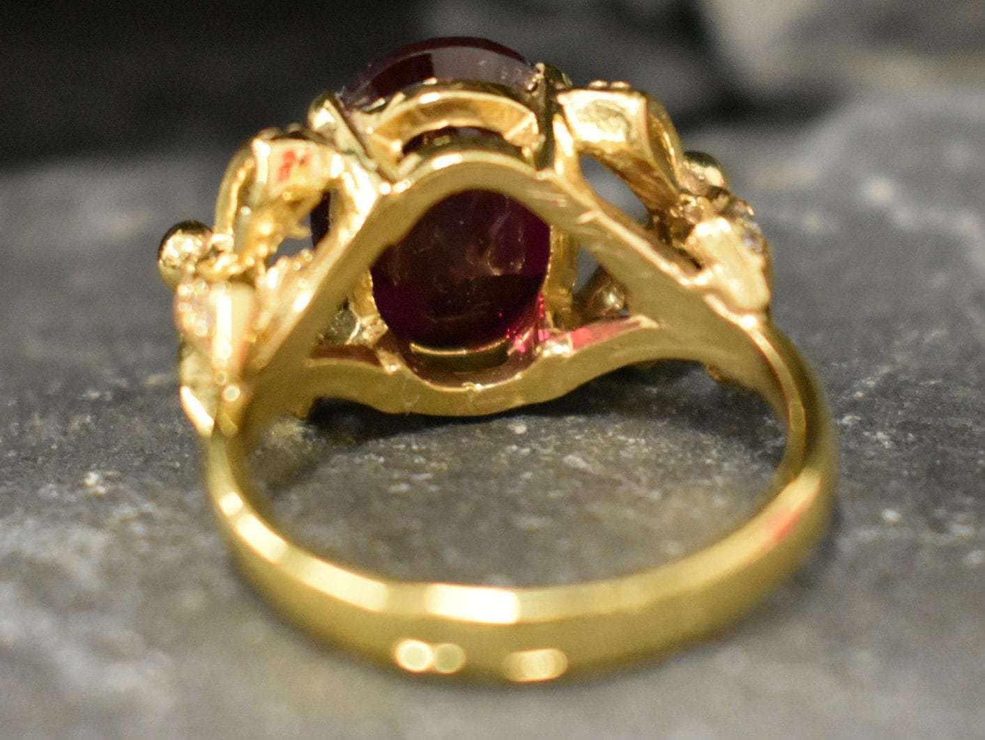 Beautiful 18k Gold Vermeil Ring with Oval Created Red Ruby, a symbol of passion, ideal for special occasions and everyday elegance.