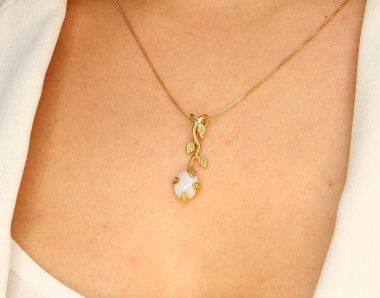 Tanzanite Pendant, Natural Tanzanite, December Birthstone, Blue Flower Pendant, Floral Pendant, Rose Pendant, Layering Necklace, 925 Silver