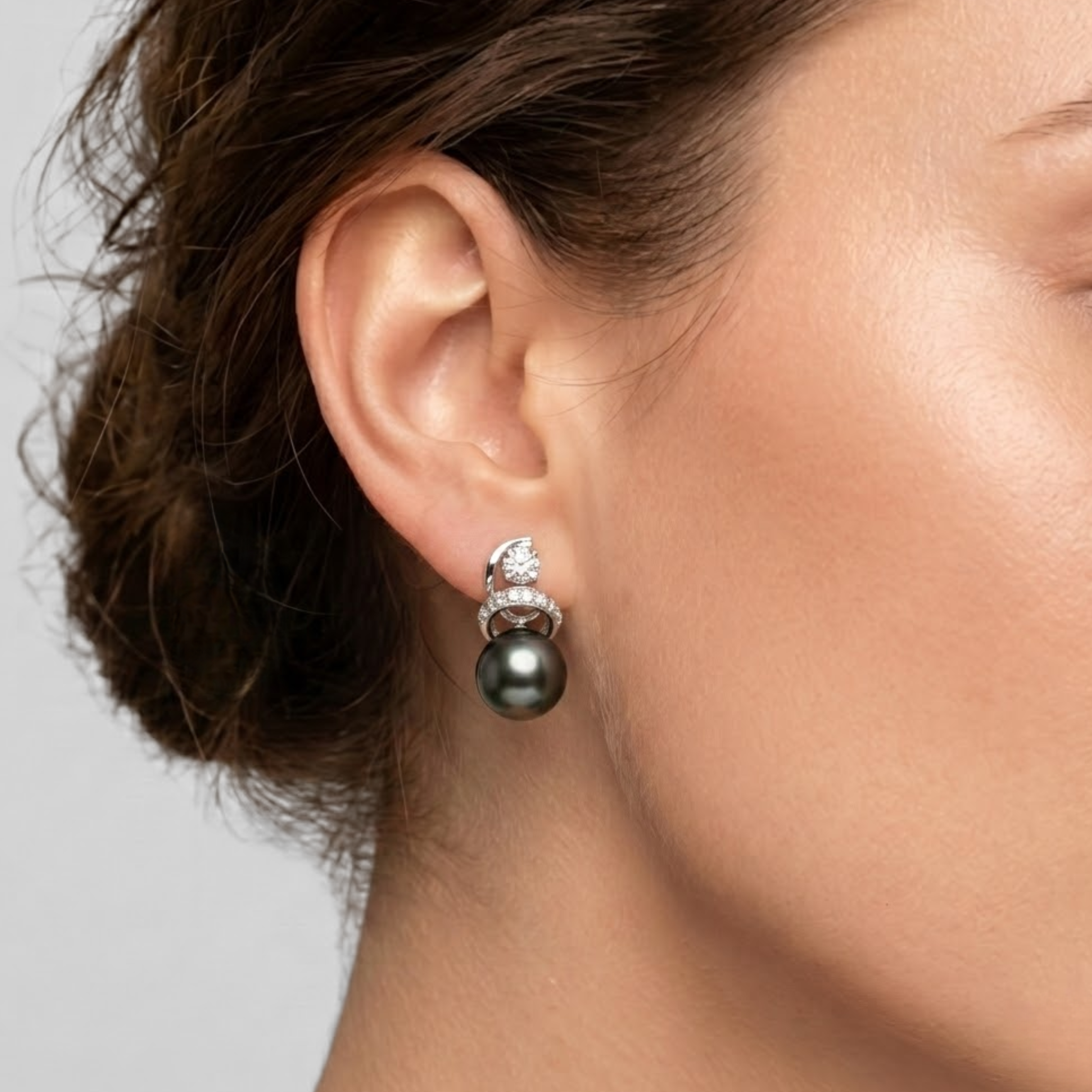 Elegant Black Pearl Earrings - Stylish Statement Studs in 925 Sterling Silver, perfect for everyday use and special occasions.