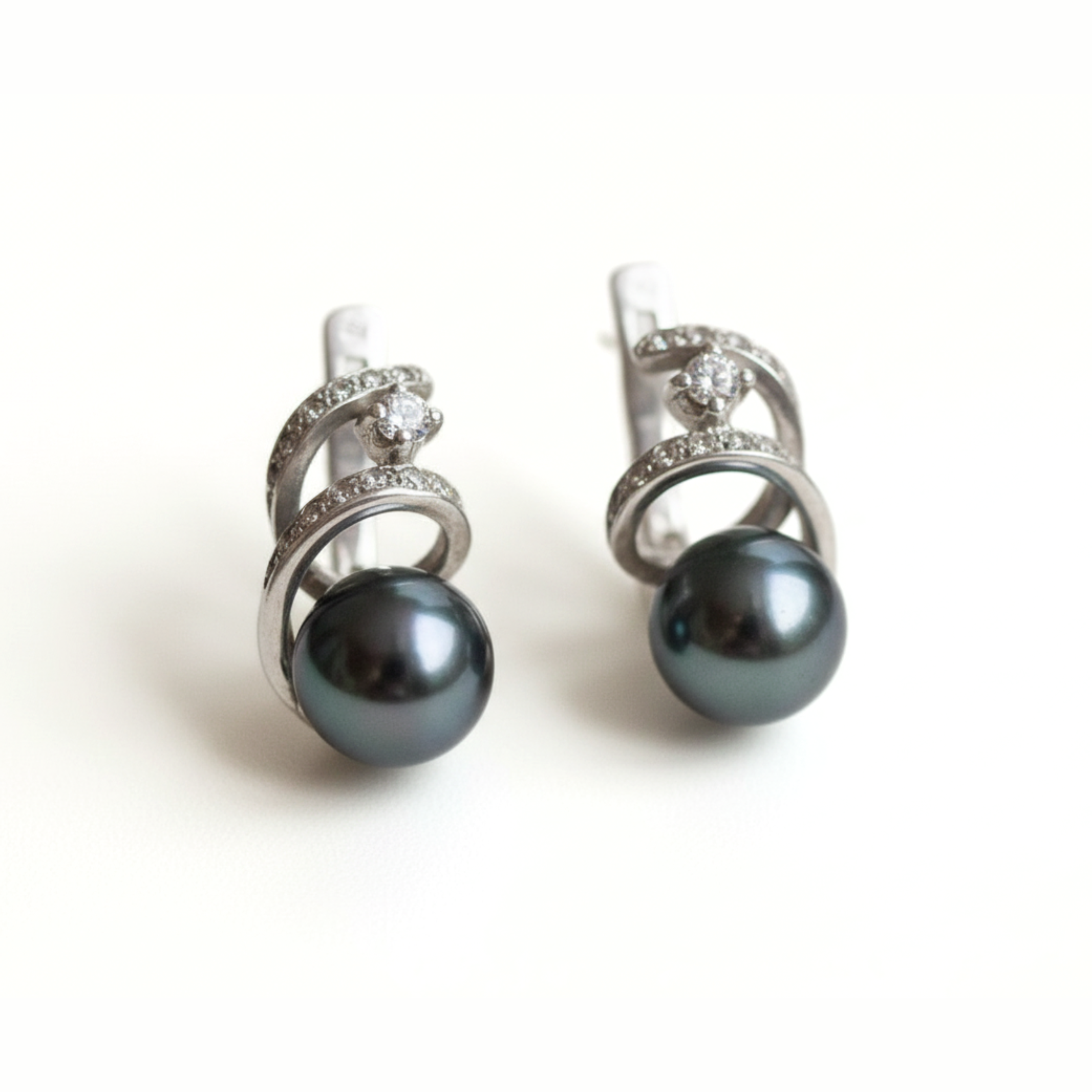 Artistic Black Pearl Earrings - Genuine Black Pearl Earrings - Statement Black Pearl Studs made in 925 Sterling Silver. Ideal for everyday wear and perfect for birthday gifting and special occasions.
