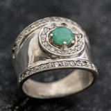 Distinctive 925 Sterling Silver Emerald Ring with Round Natural Green Stone, symbolizes healing, ideal for birthdays and celebrations.