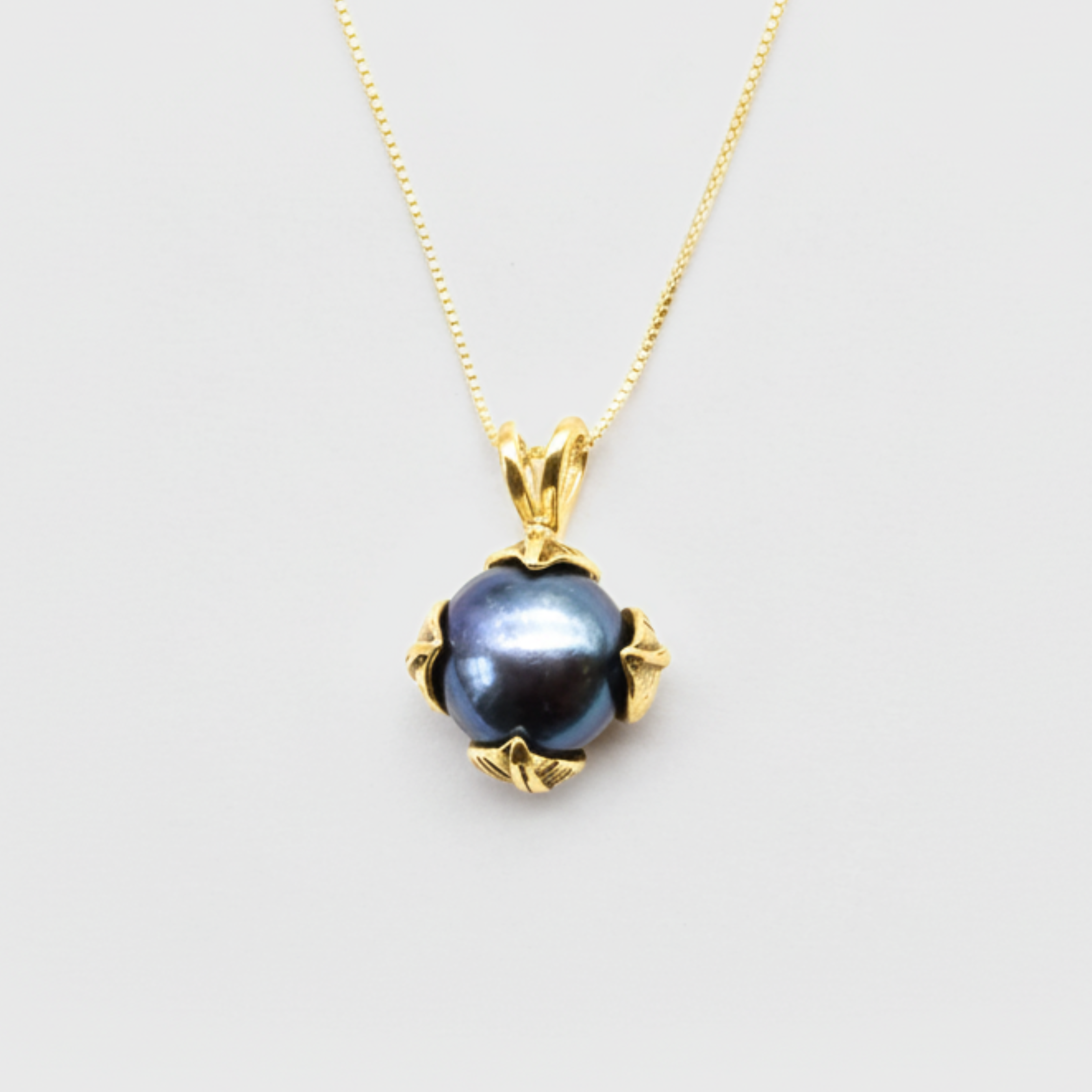 Natural Pearl Pendant made in 18k Gold Vermeil with Natural White Pearl in setting, June Birthstone gift idea, symbolizes purity and integrity, ideal for everyday wear and perfect for birthday gifting and special occasions.