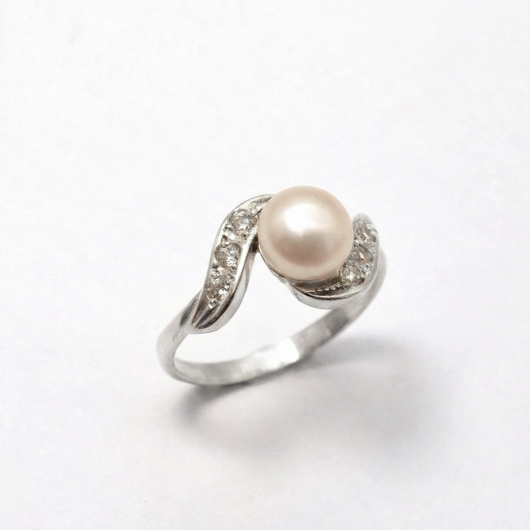 Delicate 925 Sterling Silver ring featuring a Natural White Pearl, a timeless gift representing June's birthstone.