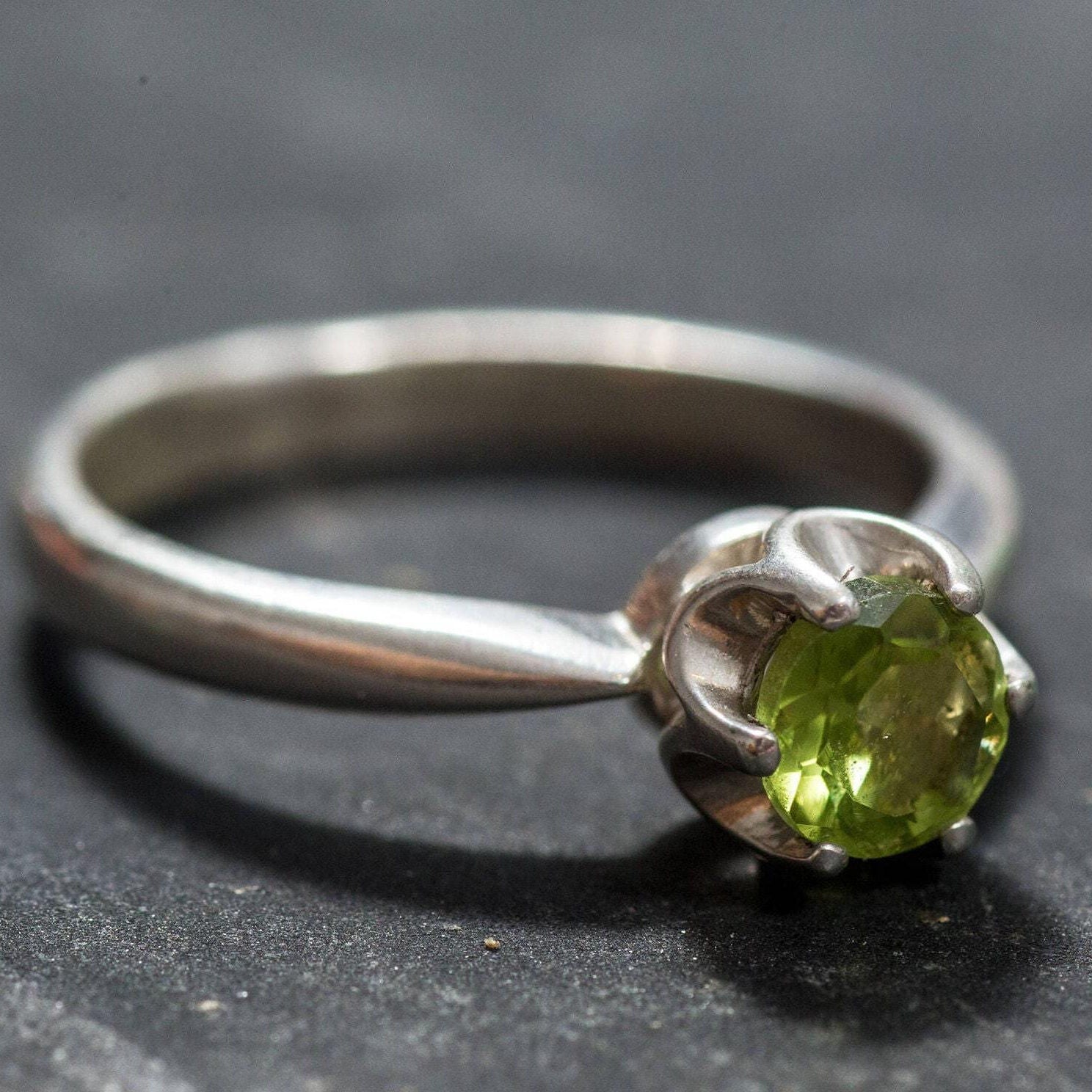 Peridot Ring, Natural Peridot, Green Dainty Ring, August Birthstone, Green Diamond Ring, Green Stackable Ring, August Ring, Real Silver Ring