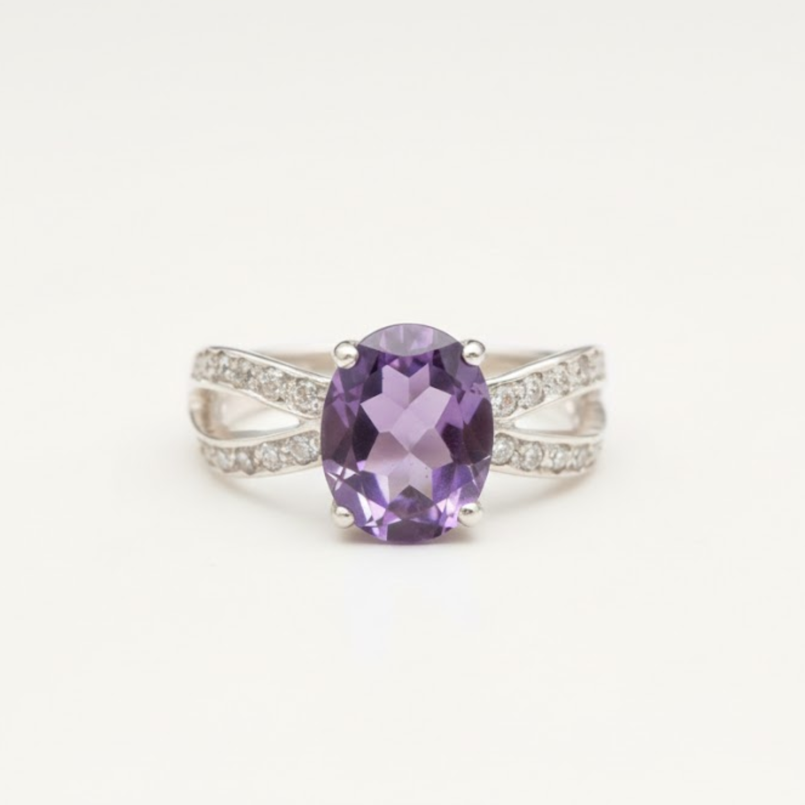 Charming 925 Sterling Silver Amethyst Ring featuring a round stone, perfect for everyday wear and meaningful gifts.
