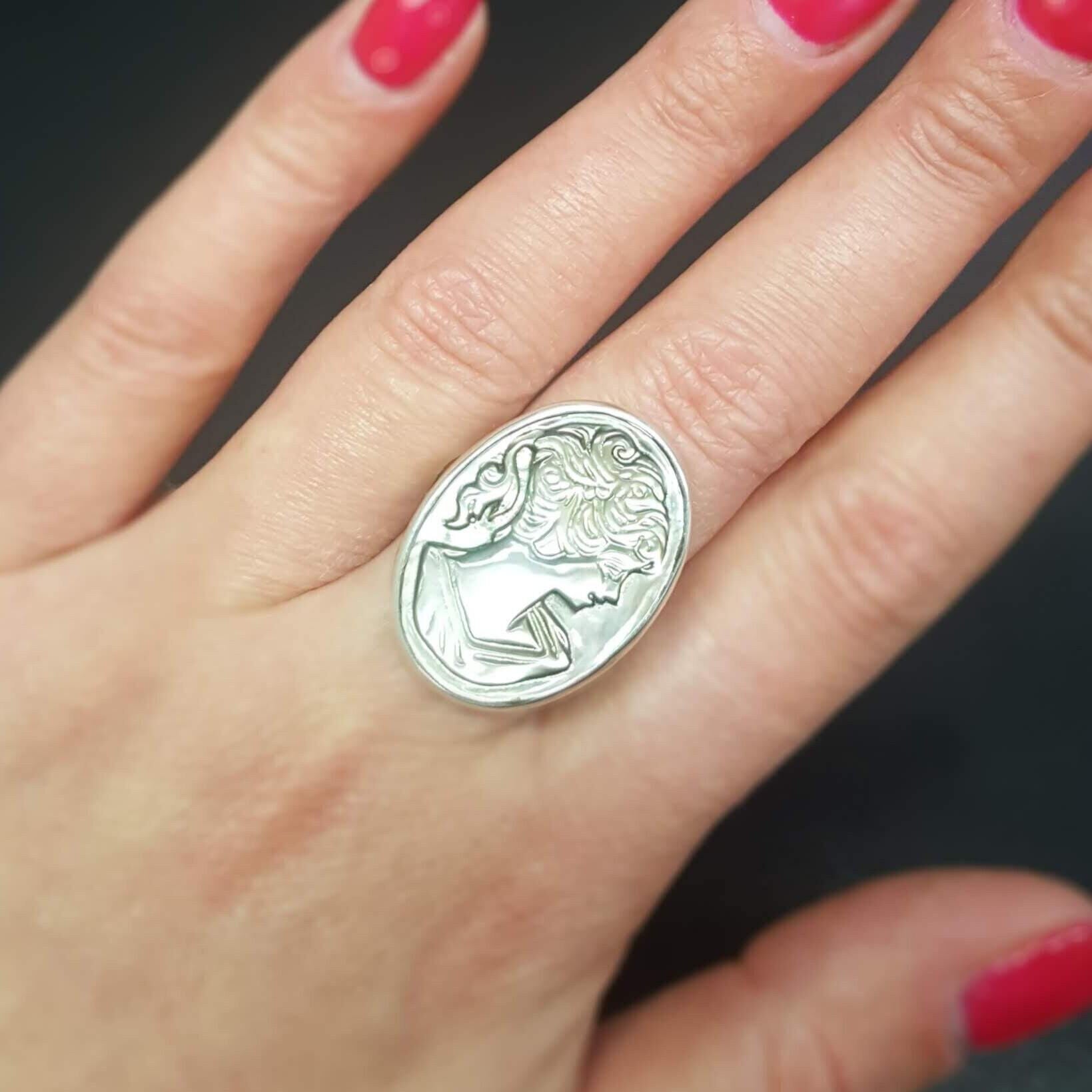 Cameo Ring, Shell Pearl Ring, Natural Shell Pearl, Lady Ring, Roman Ring, Solid Silver Ring, Mother of Pearls, Artistic Ring, Shell Pearl