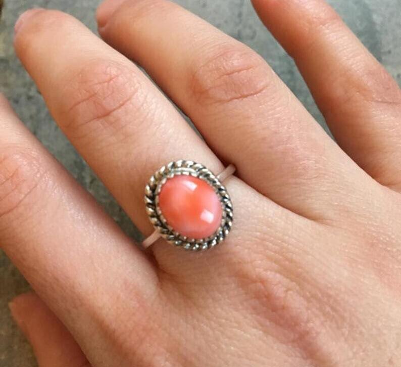 Amber Ring, Natural Amber, Dainty Ring, Solitaire Ring, Vintage Ring, Honey Stone Ring, Small Amber Ring, Gold Stone, 925 Solid Silver Ring