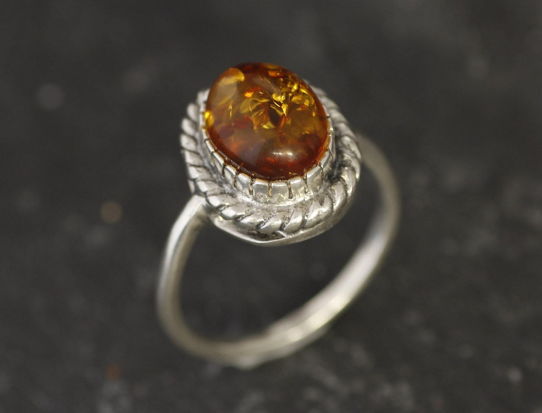 Amber Ring, Natural Amber, Dainty Ring, Solitaire Ring, Vintage Ring, Honey Stone Ring, Small Amber Ring, Gold Stone, 925 Solid Silver Ring