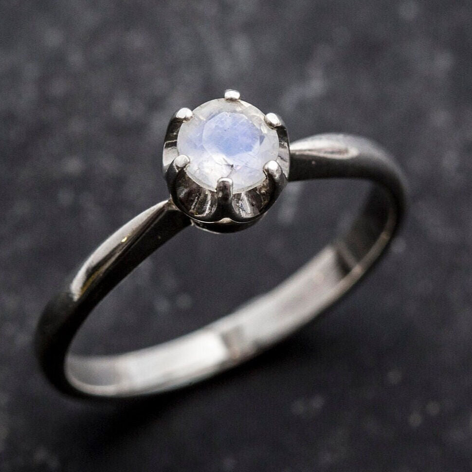 Moonstone Ring, Natural Moonstone, Promise Ring, Rainbow Moonstone, June Birthstone, June Ring, Vintage Rings, Solid Silver Ring, Moonstone