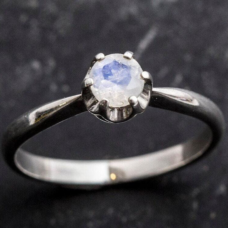 Moonstone Ring, Natural Moonstone, Promise Ring, Rainbow Moonstone, June Birthstone, June Ring, Vintage Rings, Solid Silver Ring, Moonstone