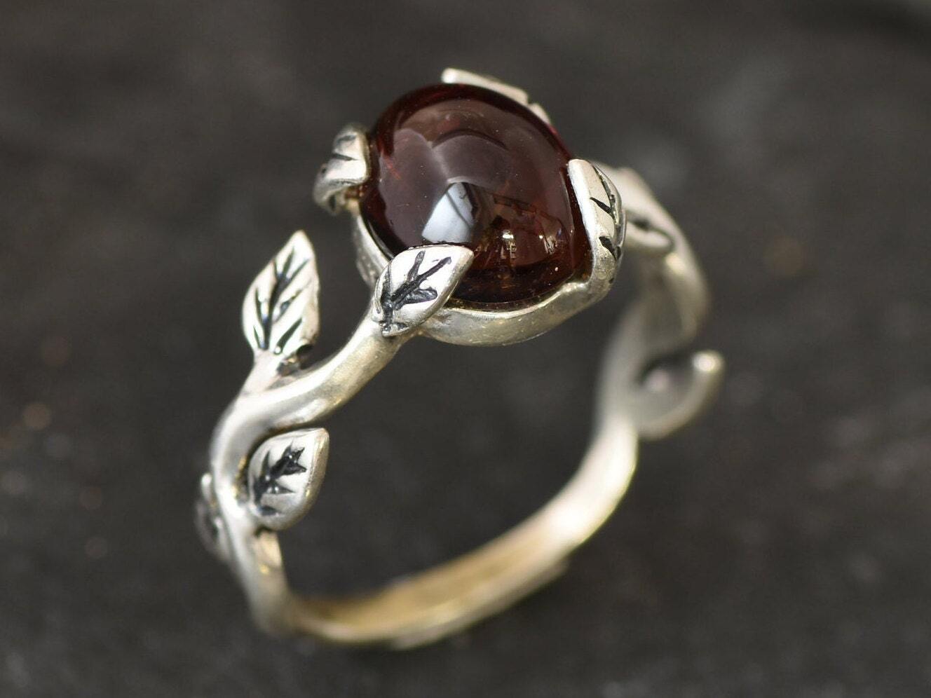 Garnet Ring, Natural Garnet, January Birthstone, Flower Ring, Vintage Ring, Red Ring, Dainty Ring, Silver Ring, 925 Solid Silver, Garnet