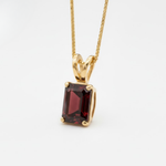 Timeless 18k Gold Vermeil Pendant featuring a Natural Garnet, perfect for everyday elegance and meaningful gifting.