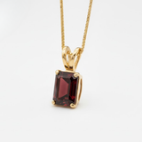 Timeless 18k Gold Vermeil Pendant featuring a Natural Garnet, perfect for everyday elegance and meaningful gifting.