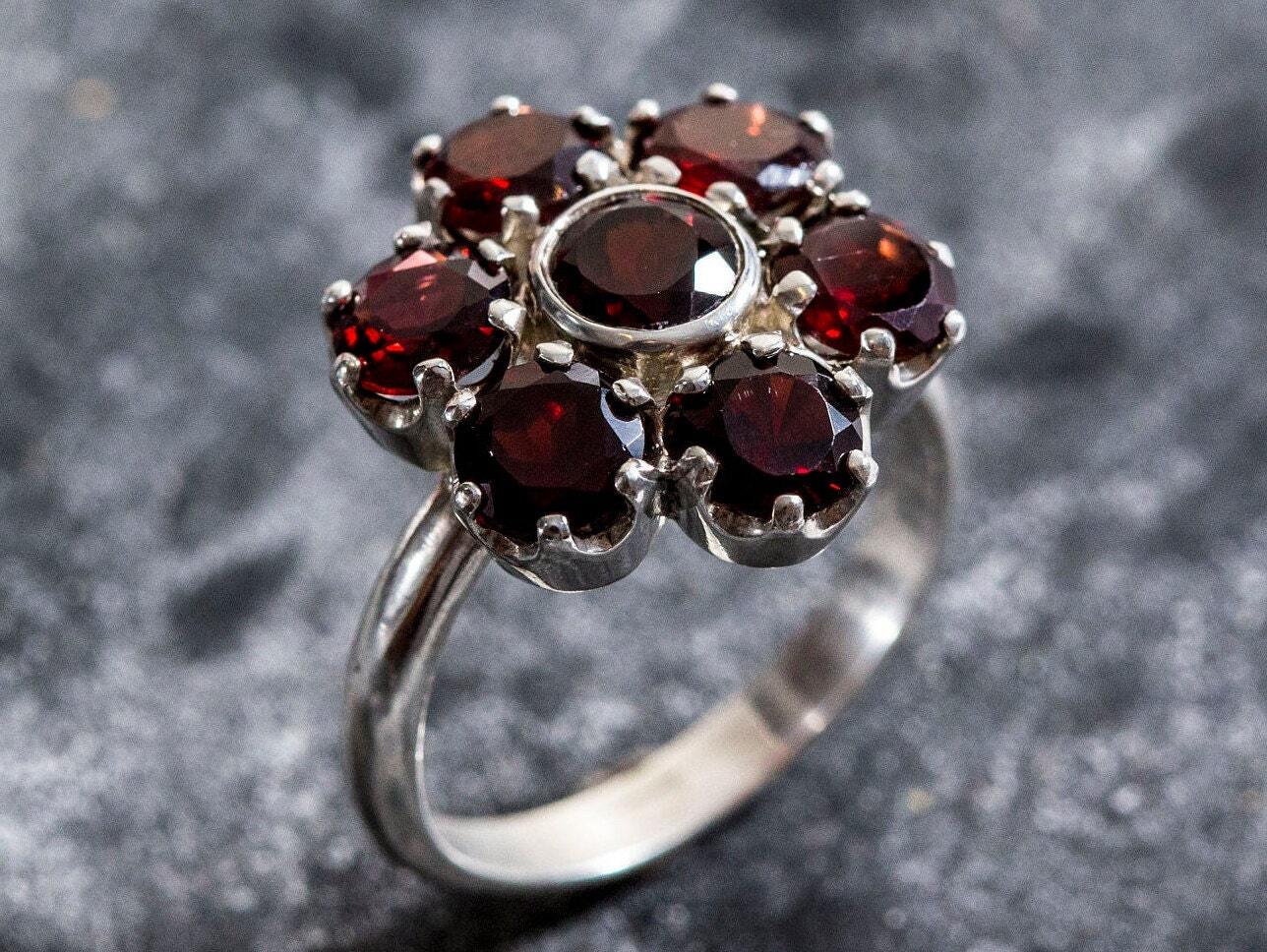 Flower Ring, Garnet Ring, Natural Garnet, Vintage Garnet Ring, January Birthstone, January Ring, Vintage Rings, Rose Ring, Solid Silver Ring