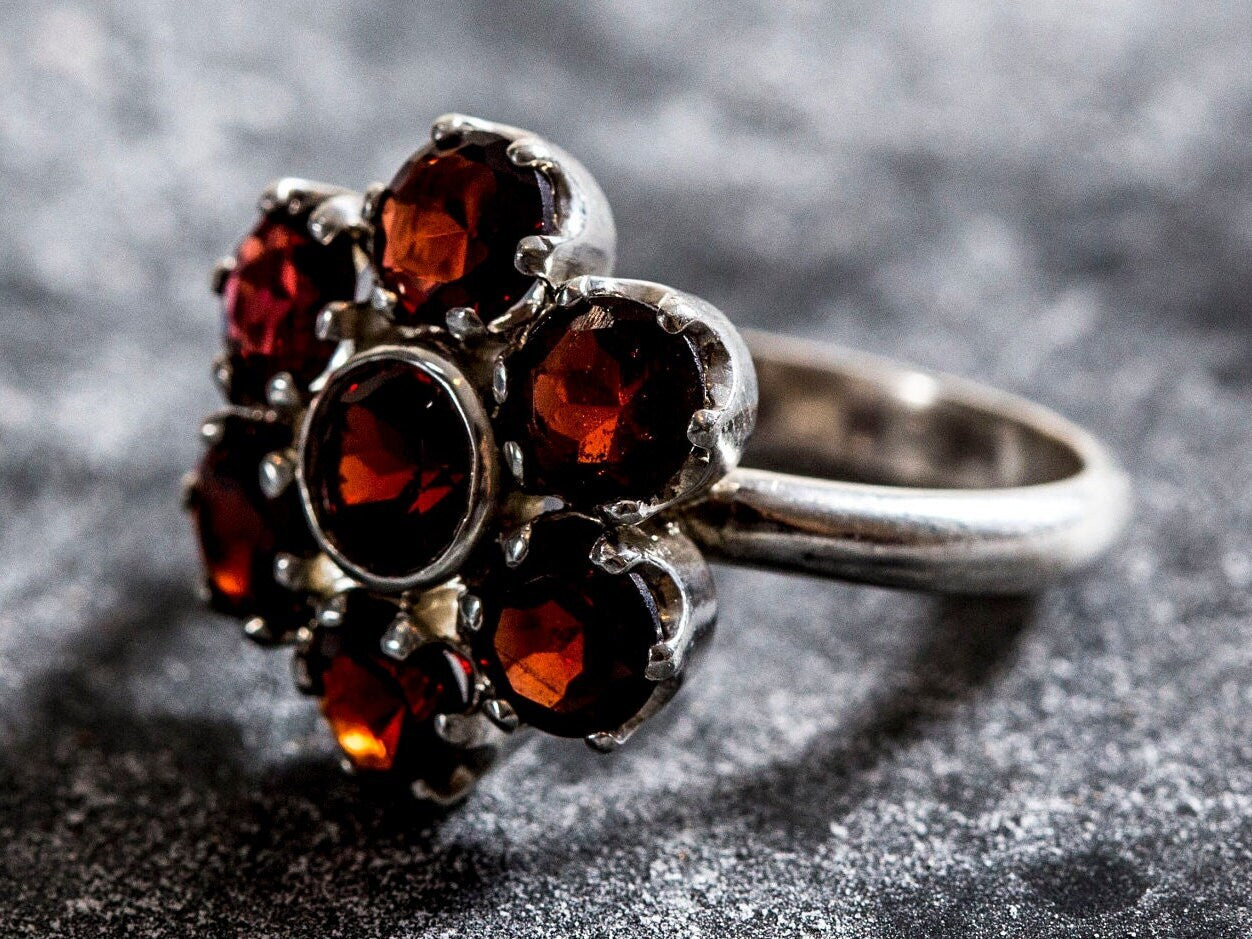 Flower Ring, Garnet Ring, Natural Garnet, Vintage Garnet Ring, January Birthstone, January Ring, Vintage Rings, Rose Ring, Solid Silver Ring