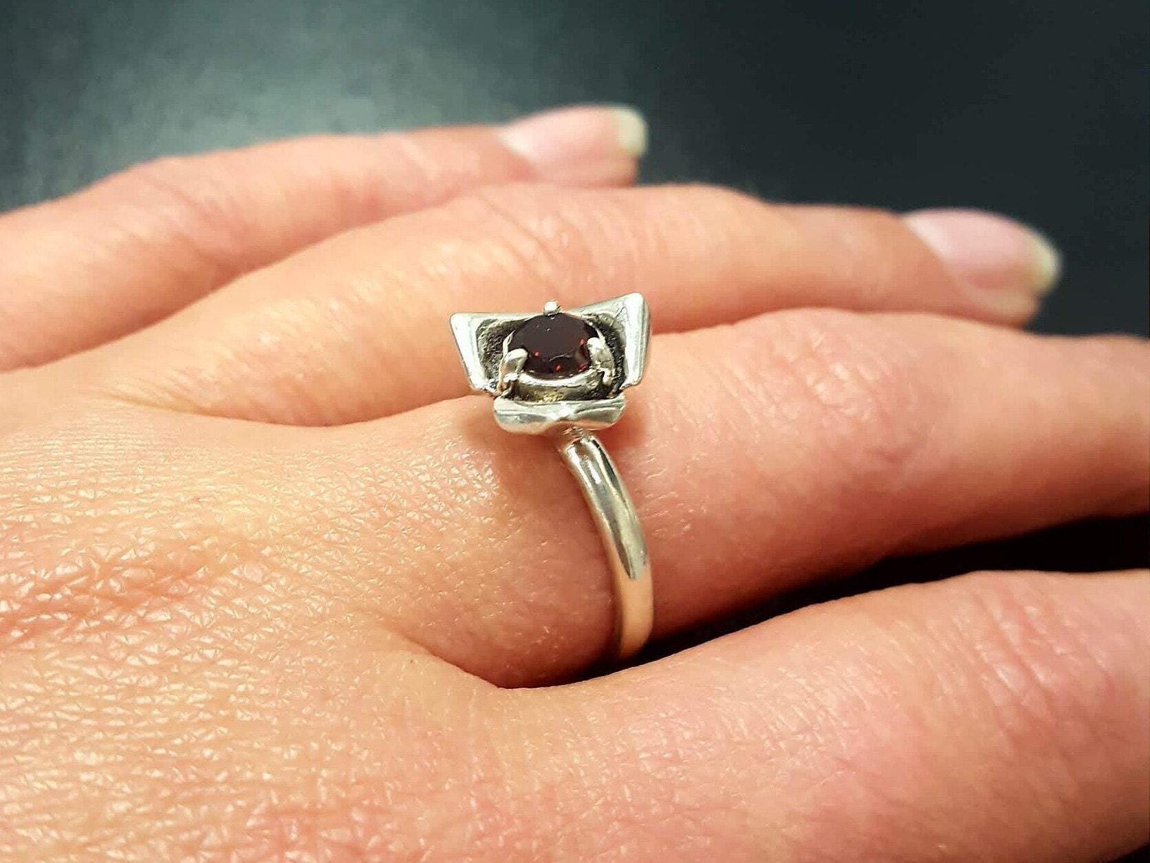 Garnet Ring, Natural Garnet, January Ring, Silver Rose Ring, Red Vintage Ring, Red Rose Ring, January Birthstone, Solid Silver Ring, Garnet