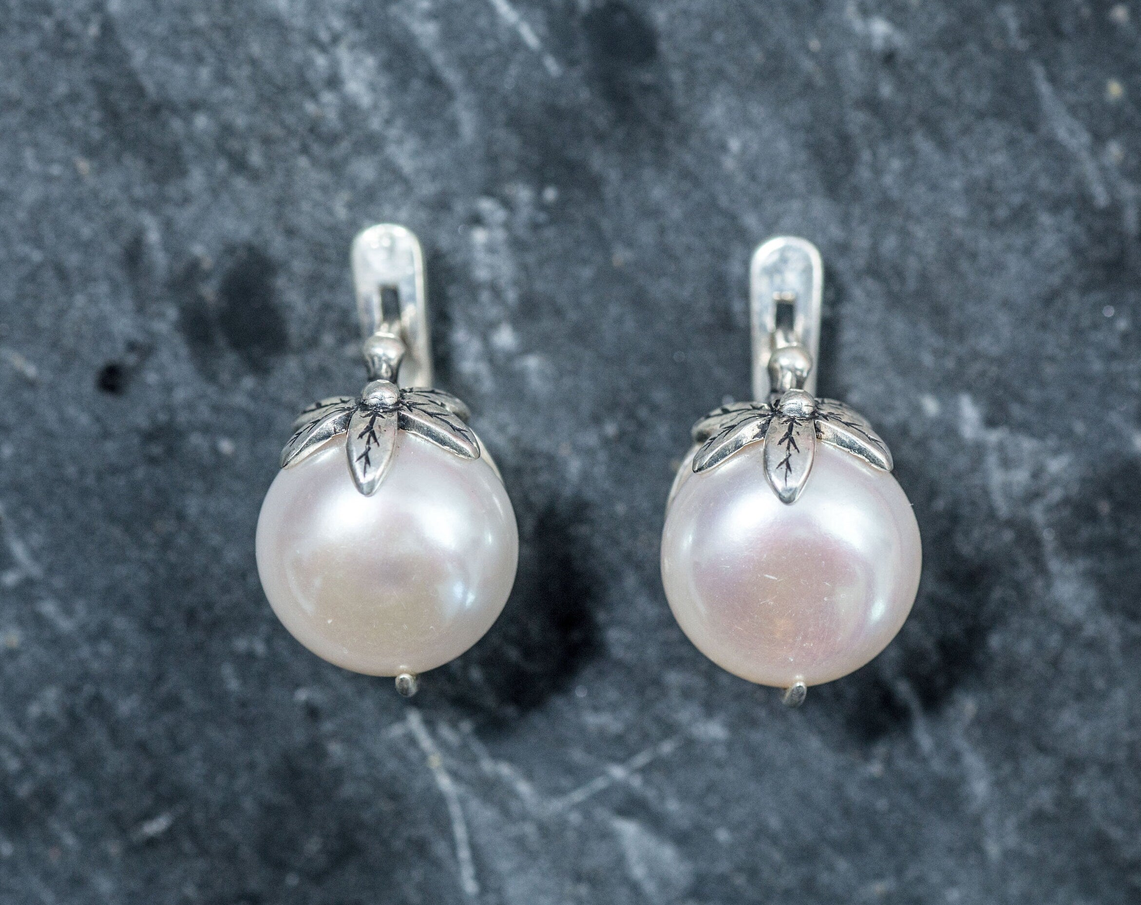 Flower Pearl Earrings, Natural Pearls, White Pearl Earrings, Flower Earrings, June Birthstone, June Earrings, Bridal Pearl Earrings, Pearl