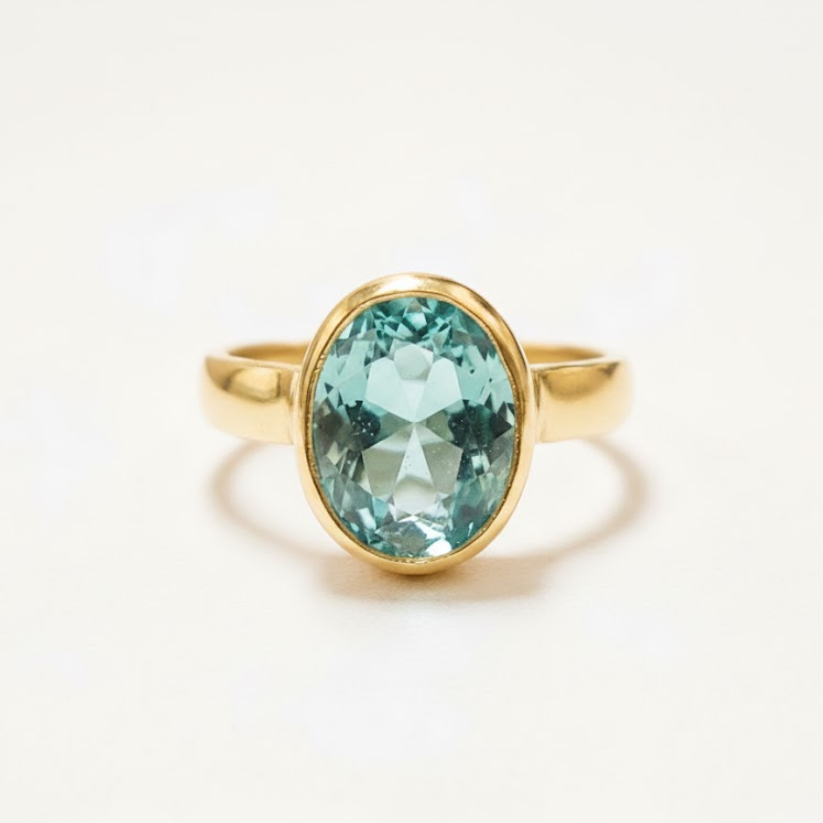 Stunning aquamarine ring in 18k gold vermeil, ideal for daily wear and a meaningful March birthstone gift, embodies courage.