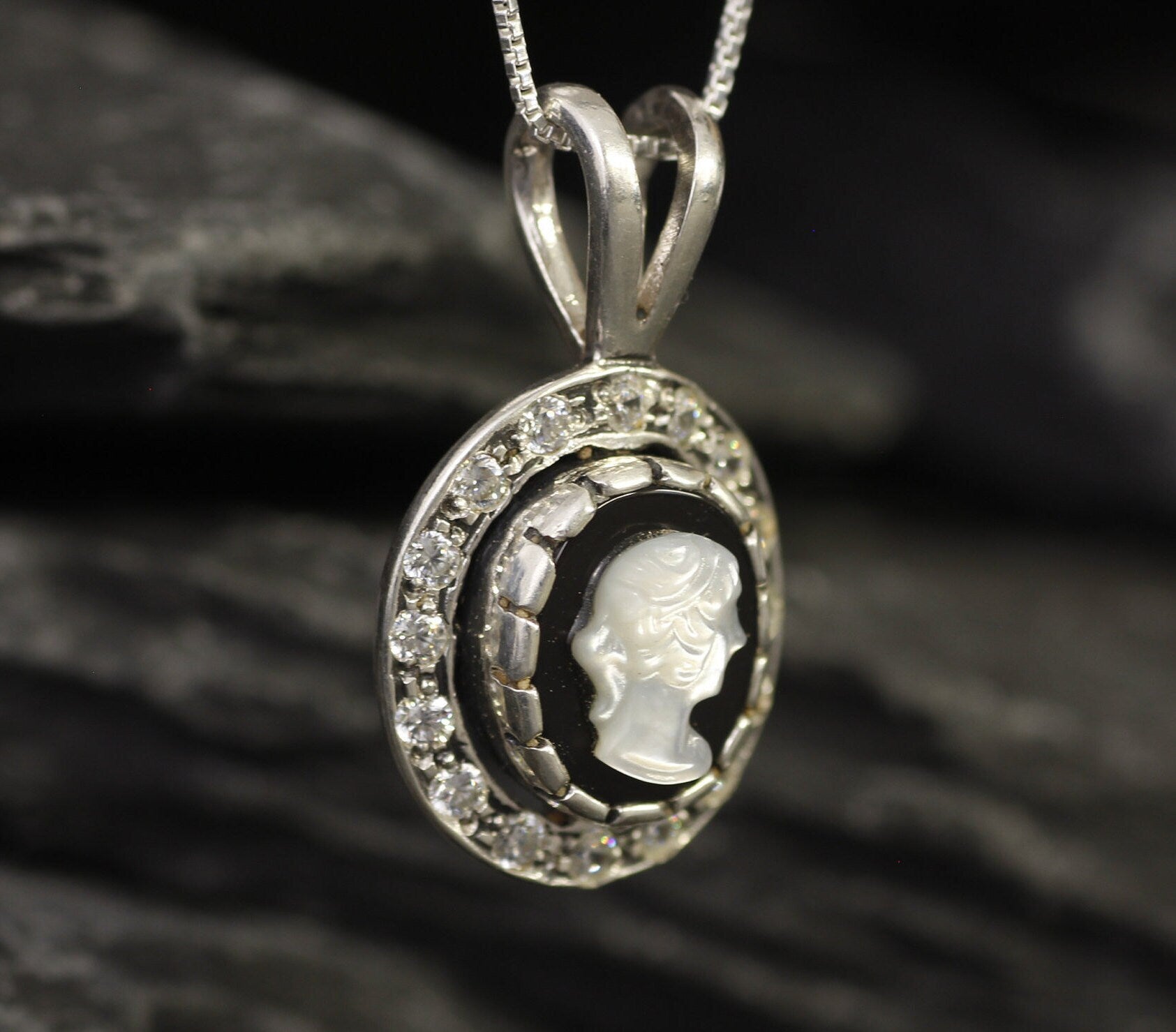 Lady Cameo Pendant, Victorian Pendant, Roman Jewelry, Vintage Necklace, Carved Pendant, Lady Necklace, Shell Pearl Pendant, Silver Pendant