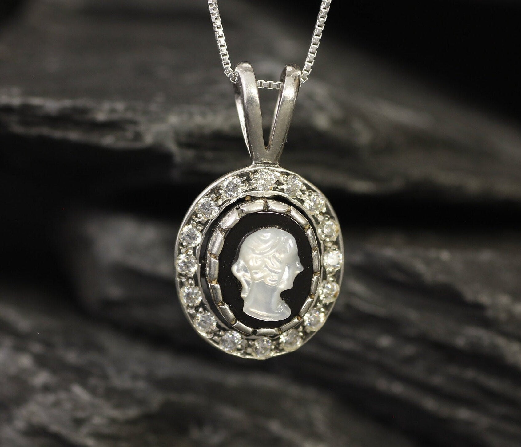 Lady Cameo Pendant, Victorian Pendant, Roman Jewelry, Vintage Necklace, Carved Pendant, Lady Necklace, Shell Pearl Pendant, Silver Pendant