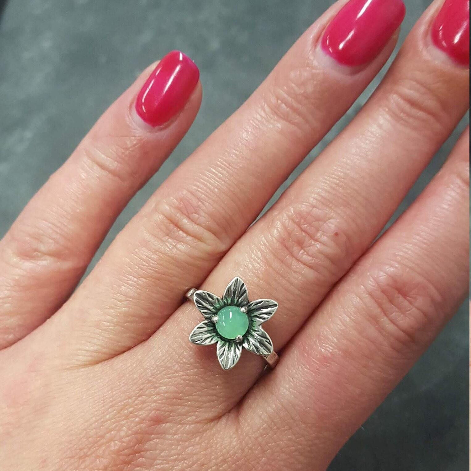 Flower Ring, Chrysoprase Ring, Natural Chrysoprase, May Birthstone Ring, Lotus Flower Ring, Vintage Flower Ring, May Ring, Solid Silver Ring