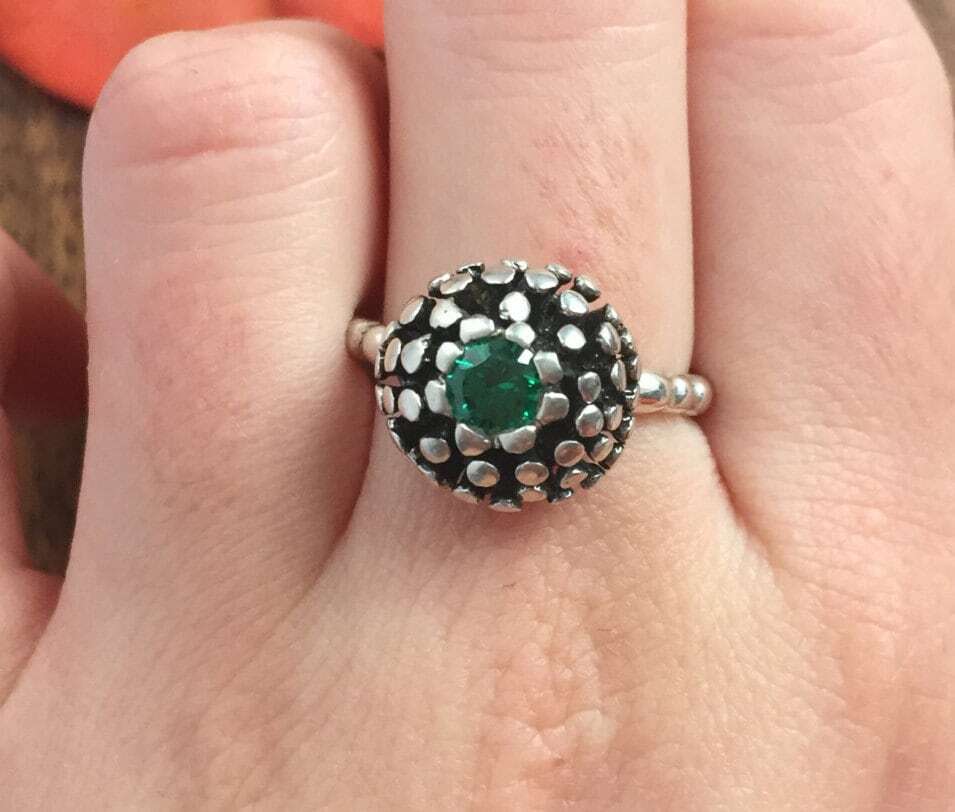 Elegant 925 Sterling Silver Emerald Ring featuring a round created green emerald, perfect for everyday wear and special occasions.