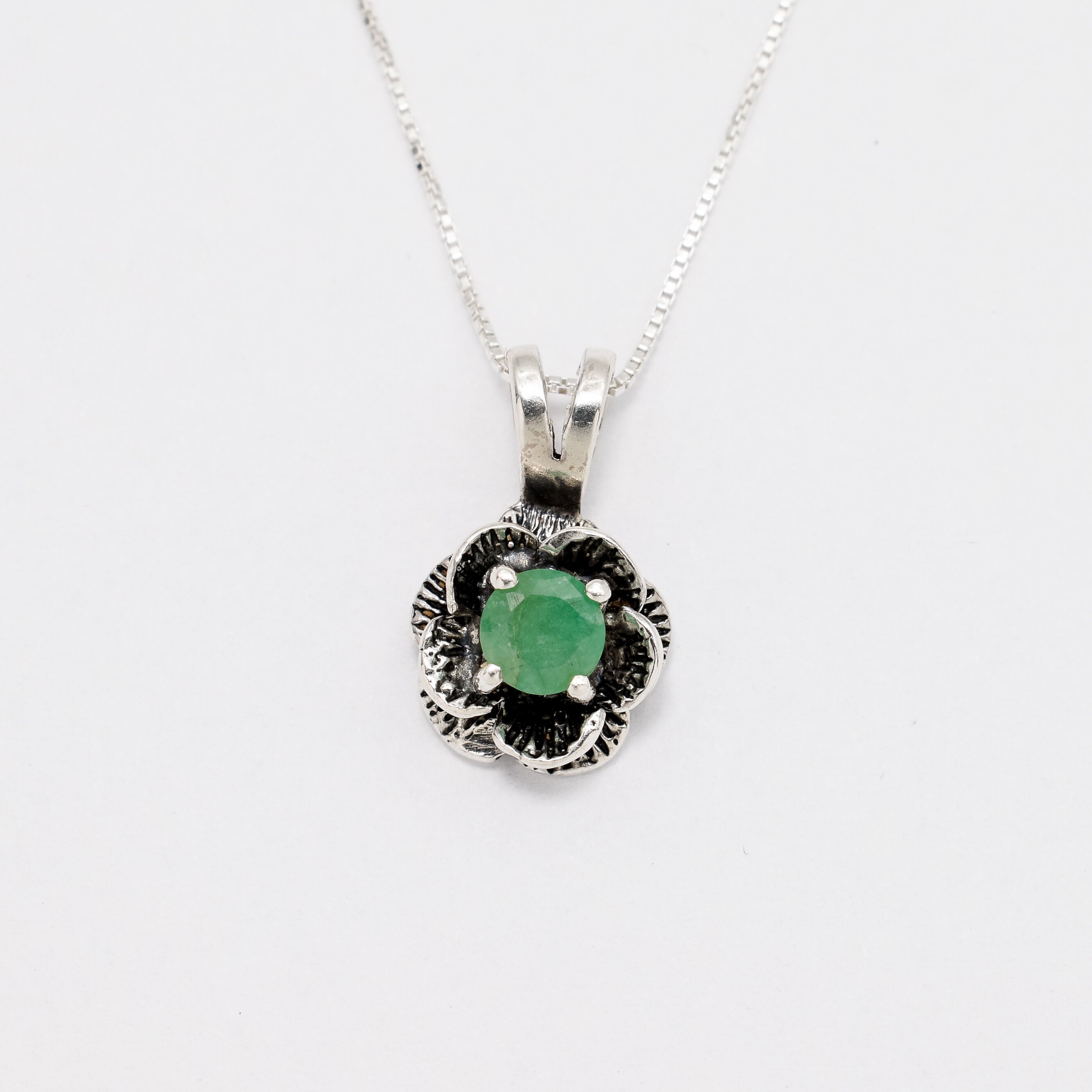 Natural Emerald Pendant made in 925 Sterling Silver with Round Natural Green Emerald in Prong setting, May Birthstone gift idea, symbolizes growth, harmony, and deep emotional healing, ideal for everyday wear and perfect for birthday gifting and special occasions.