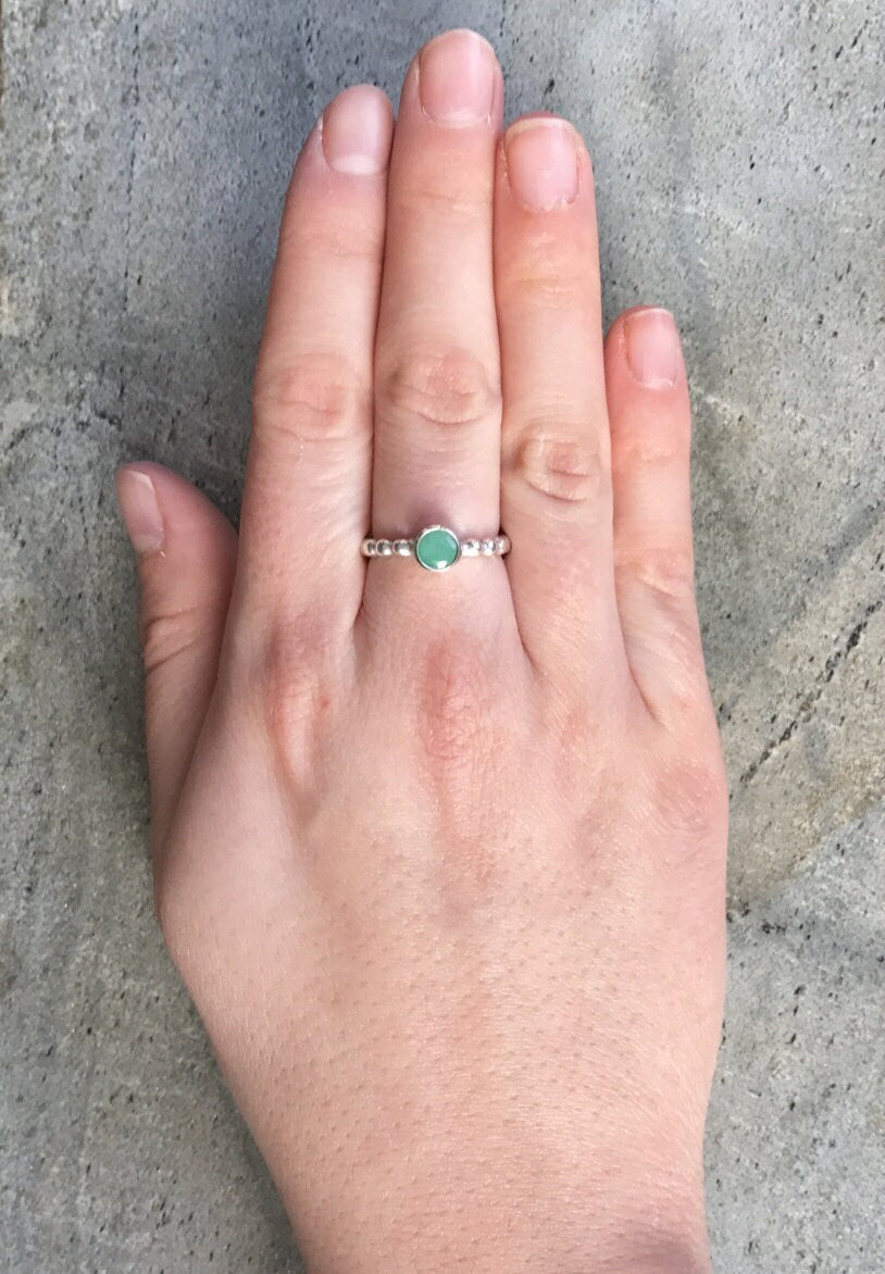 Emerald Ring, Natural Emerald Ring, May Birthstone, Vintage Rings, Genuine Emerald, Ribbed Band, Solid Silver Ring, Emerald, Real Emerald