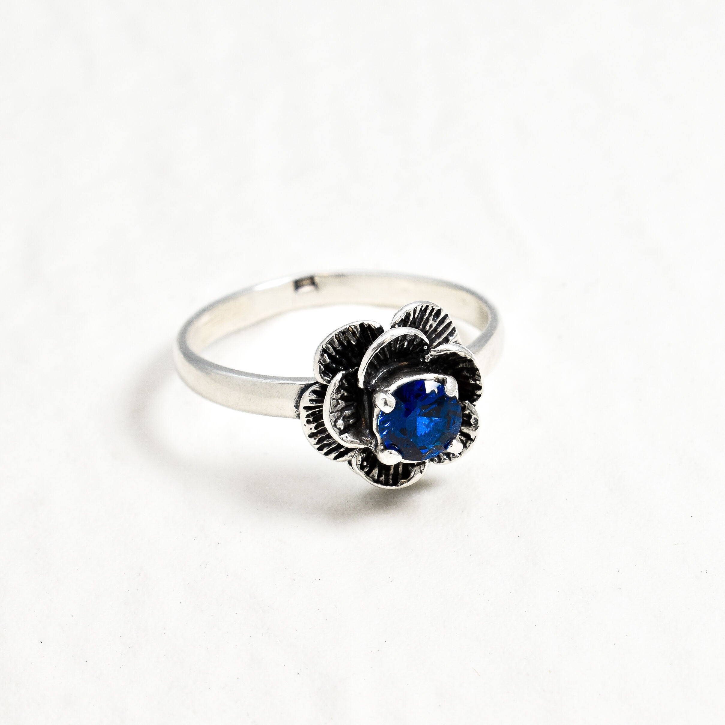 Sapphire Ring, Blue Sapphire Ring, Created Sapphire, Flower Ring, Vintage Flower Ring, Vintage Rings, Blue Flower Ring, Solid Silver Ring