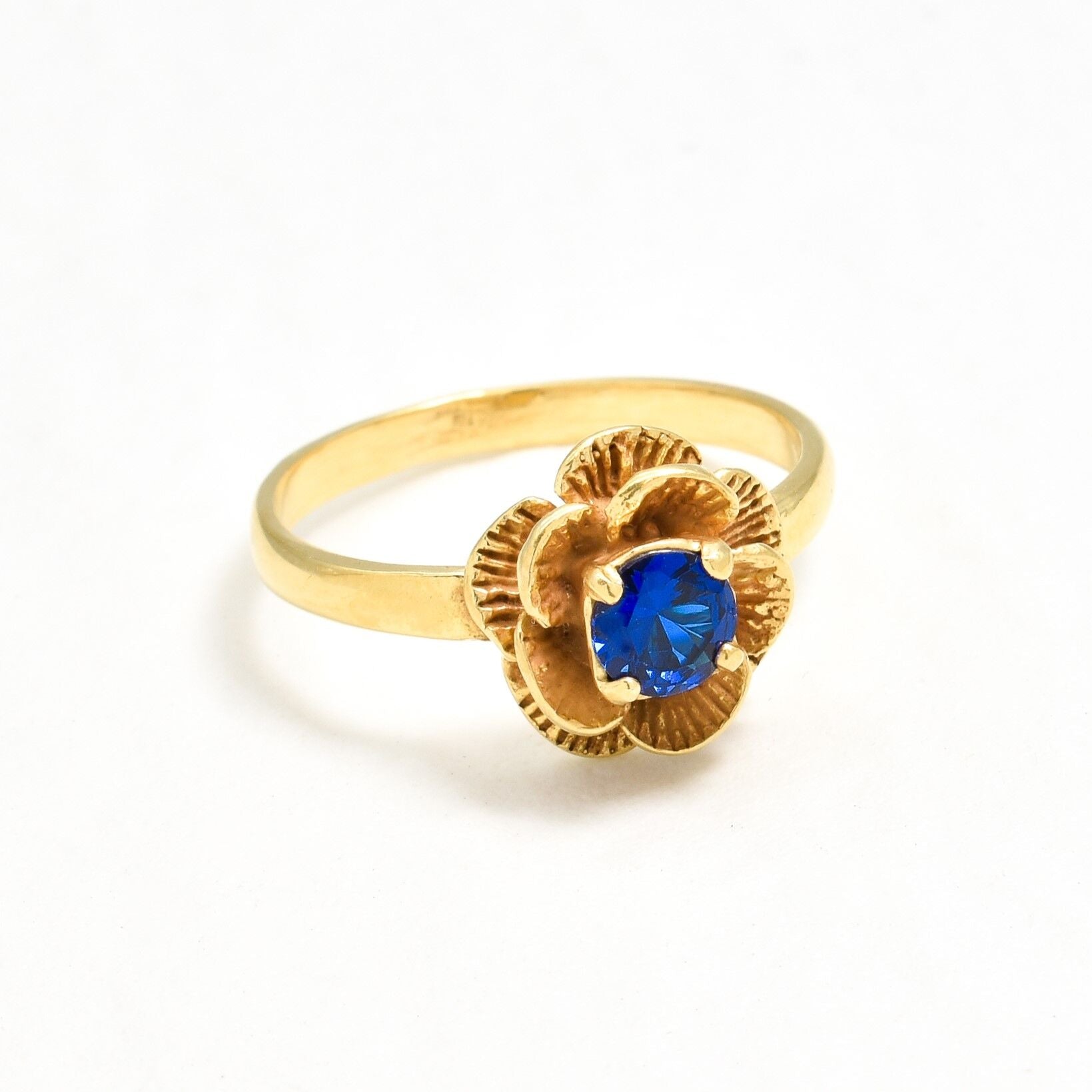 Sapphire Ring, Blue Sapphire Ring, Created Sapphire, Flower Ring, Vintage Flower Ring, Vintage Rings, Blue Flower Ring, Solid Silver Ring(1)