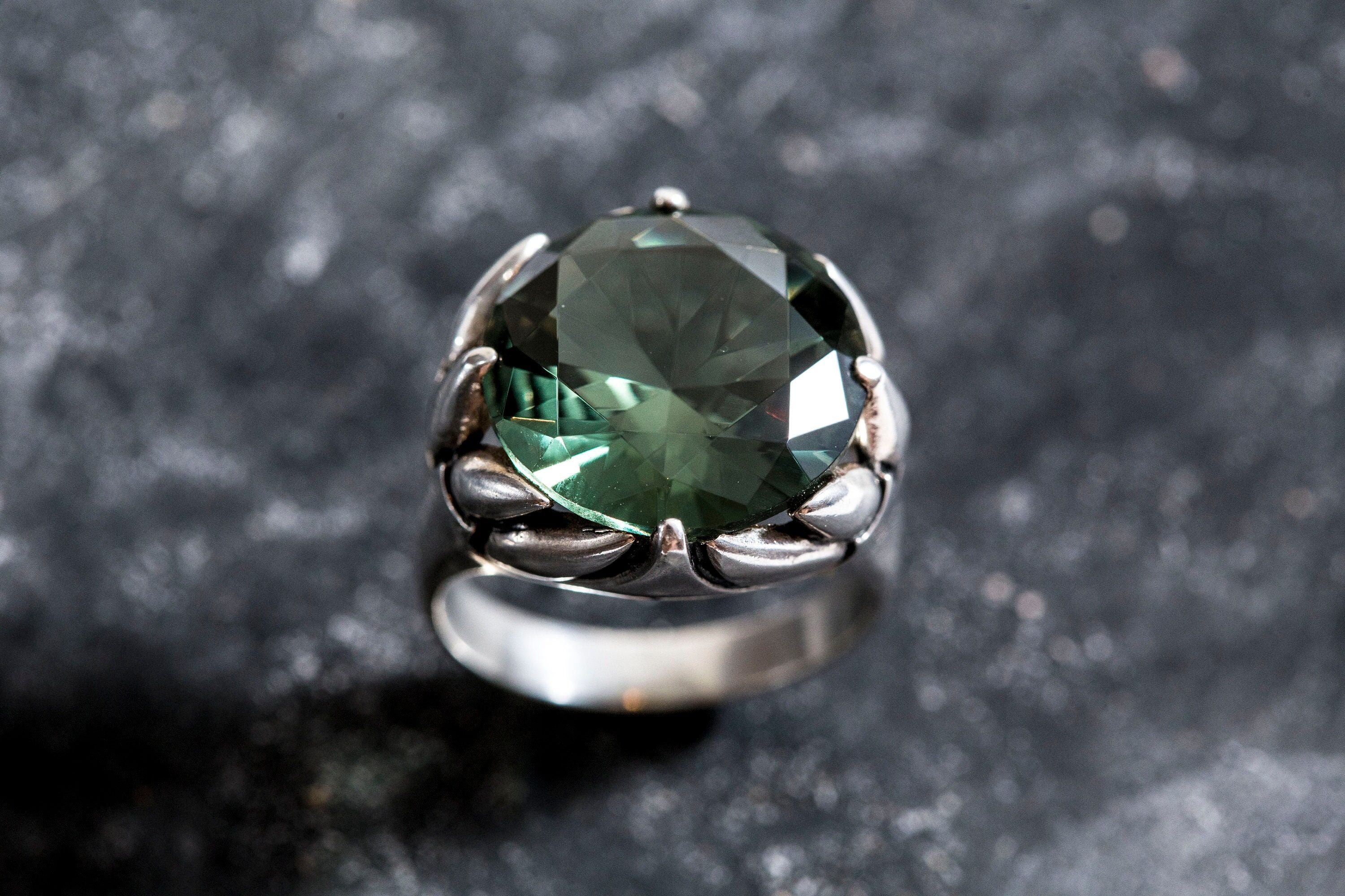 Large Green Ring, Green Diamond Ring, Vintage Rings, Created Diamond, Green Diamond, Large Stone Ring, Lab Diamond, Unique Ring, Green Ring