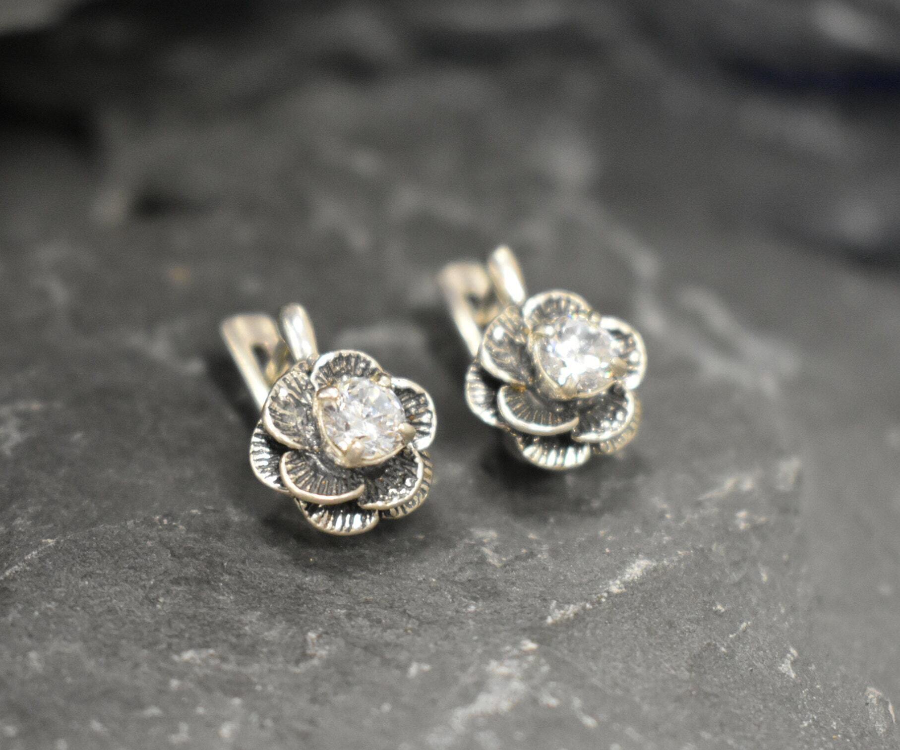 Flower Earrings, Diamond Earrings, Created Diamond, Sparkly Earrings, Diamond Studs, Vintage Earrings, White Diamond Studs, Floral Earrings