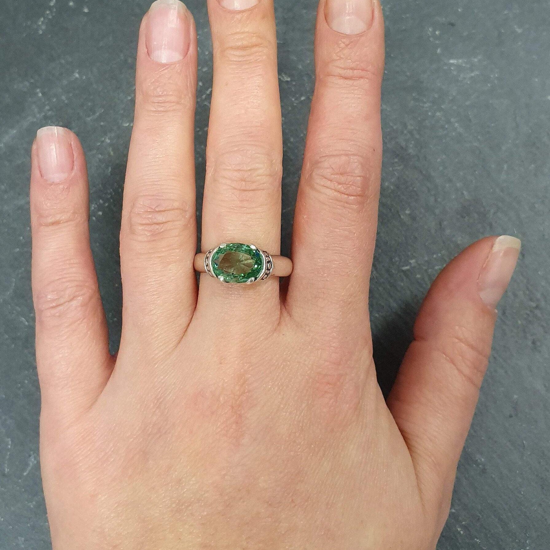 Elegant Created Emerald Ring in 925 Sterling Silver, perfect for May birthdays and special occasions. Ideal everyday wear.