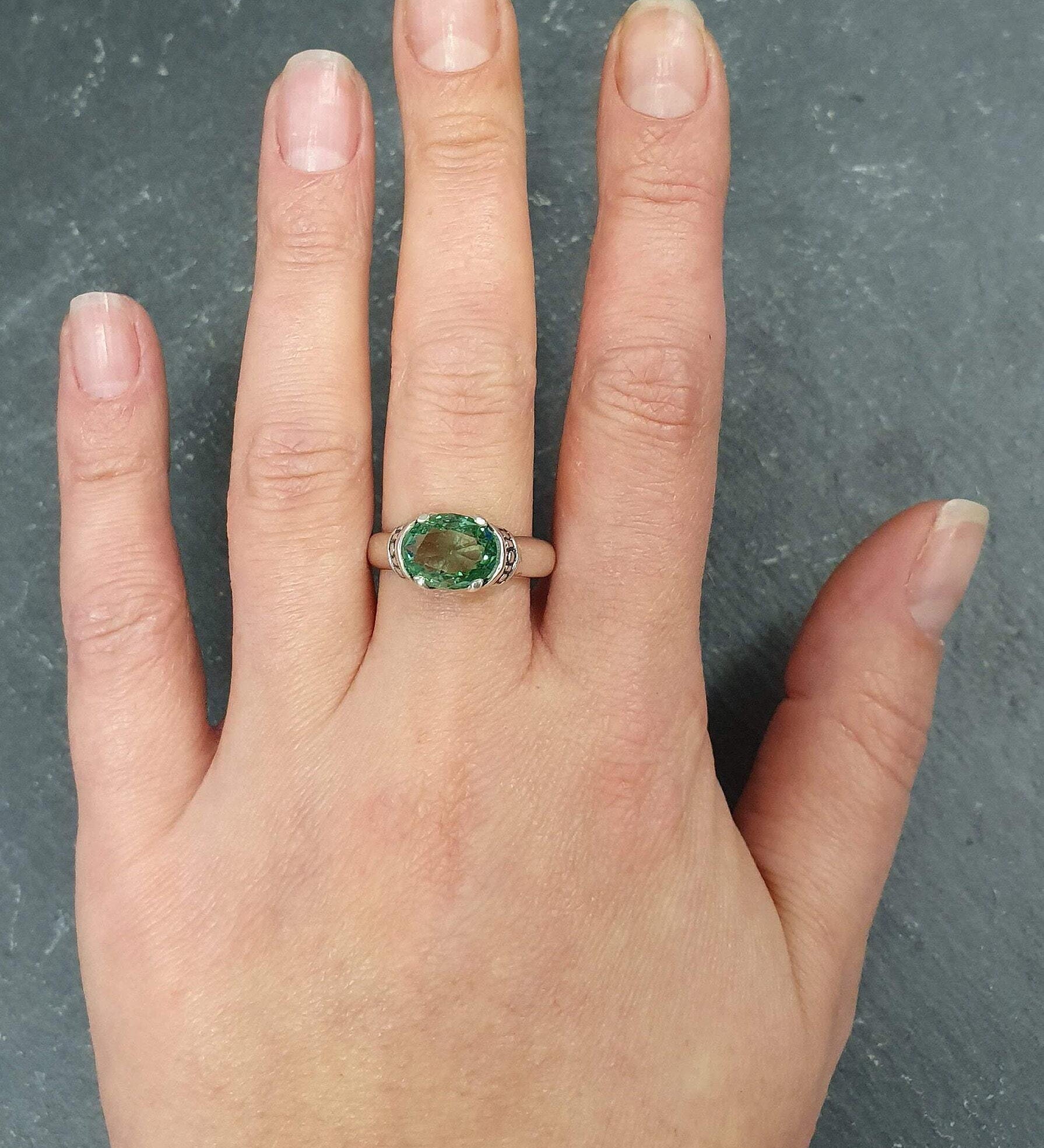 Elegant Created Emerald Ring in 925 Sterling Silver, perfect for May birthdays and special occasions. Ideal everyday wear.