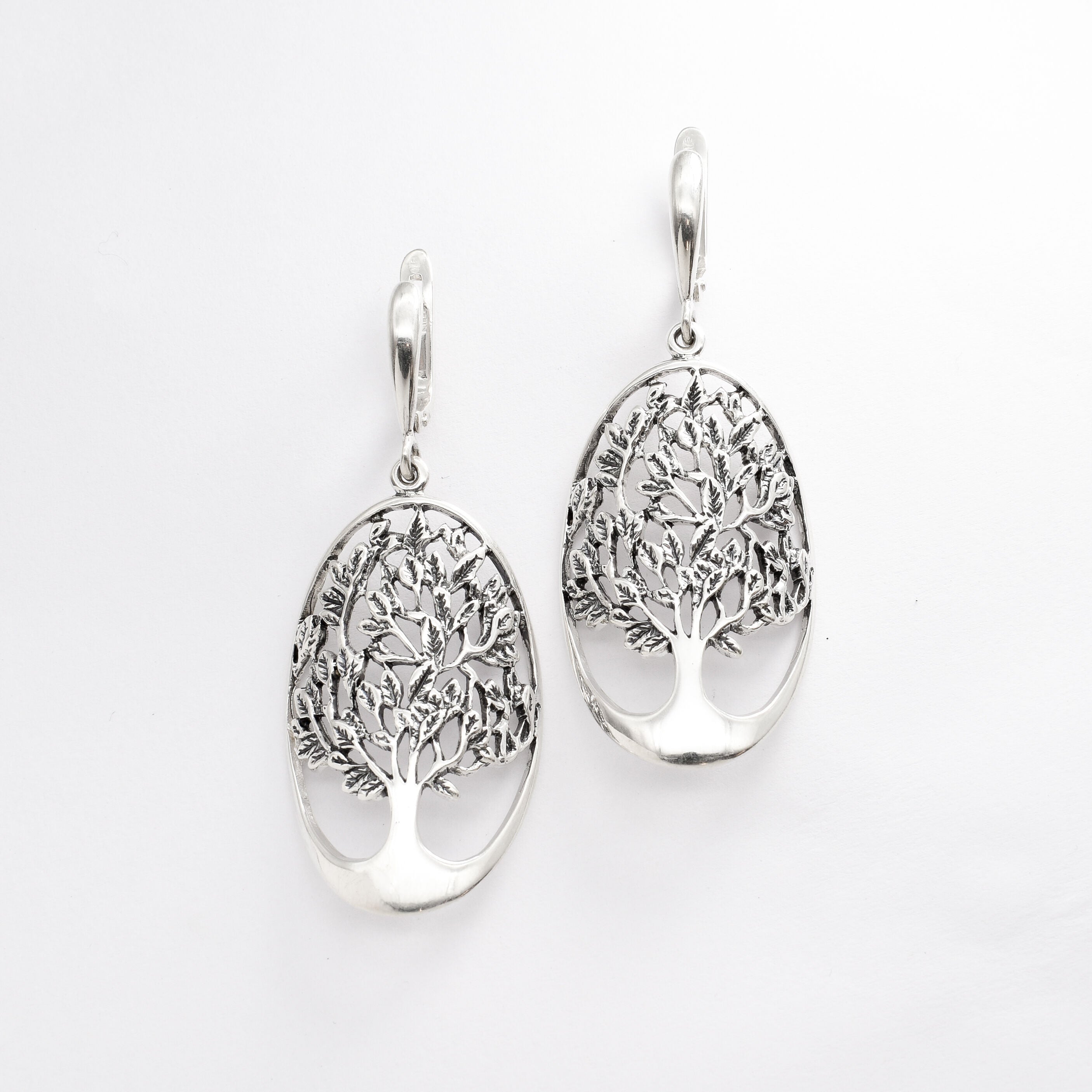 Stylish Tree Earrings in 925 Sterling Silver, featuring a graceful dangling design, perfect for gifts or everyday elegance.
