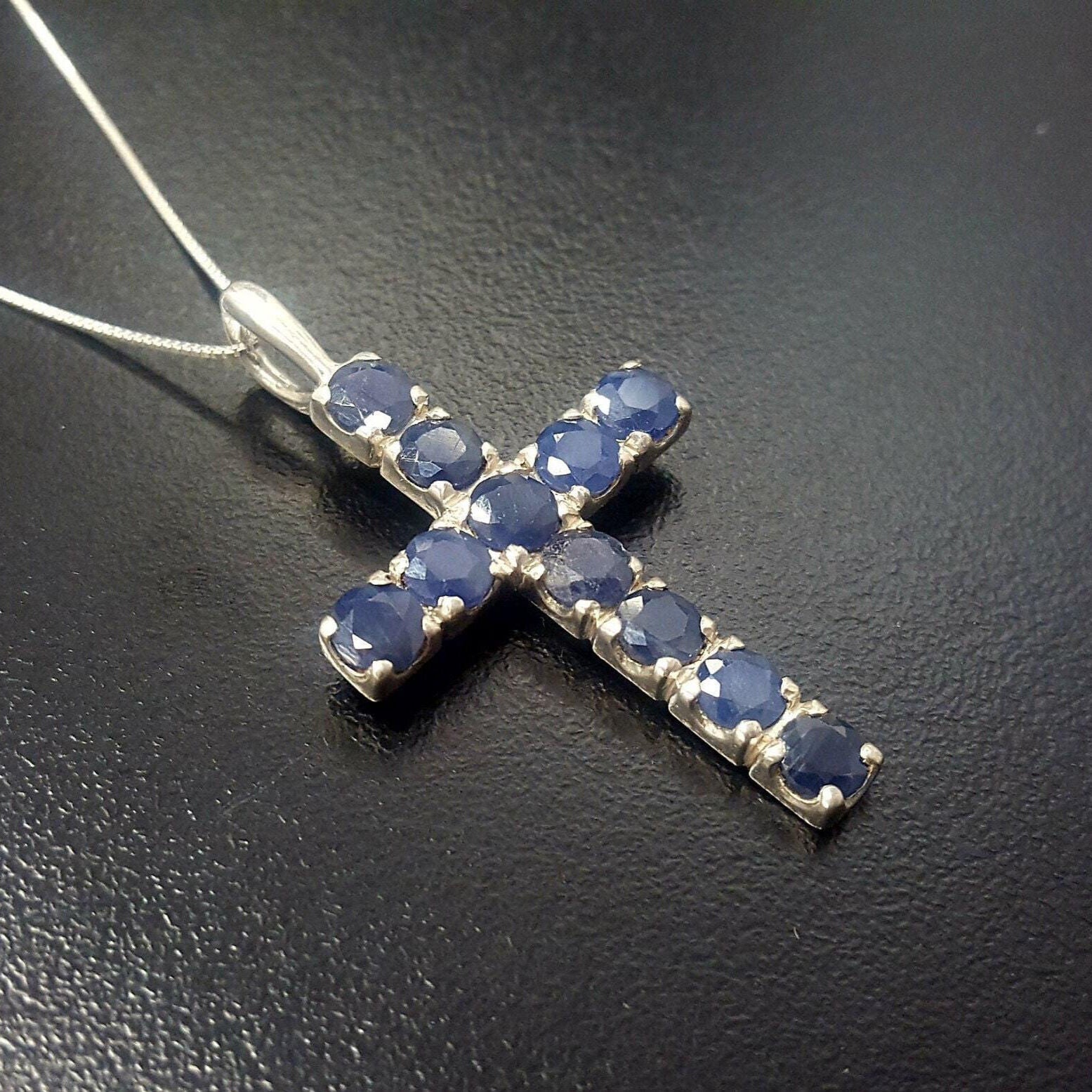 Charming 925 Sterling Silver pendant with Round Natural Blue Sapphire, a refined gift idea for celebrating love and devotion.