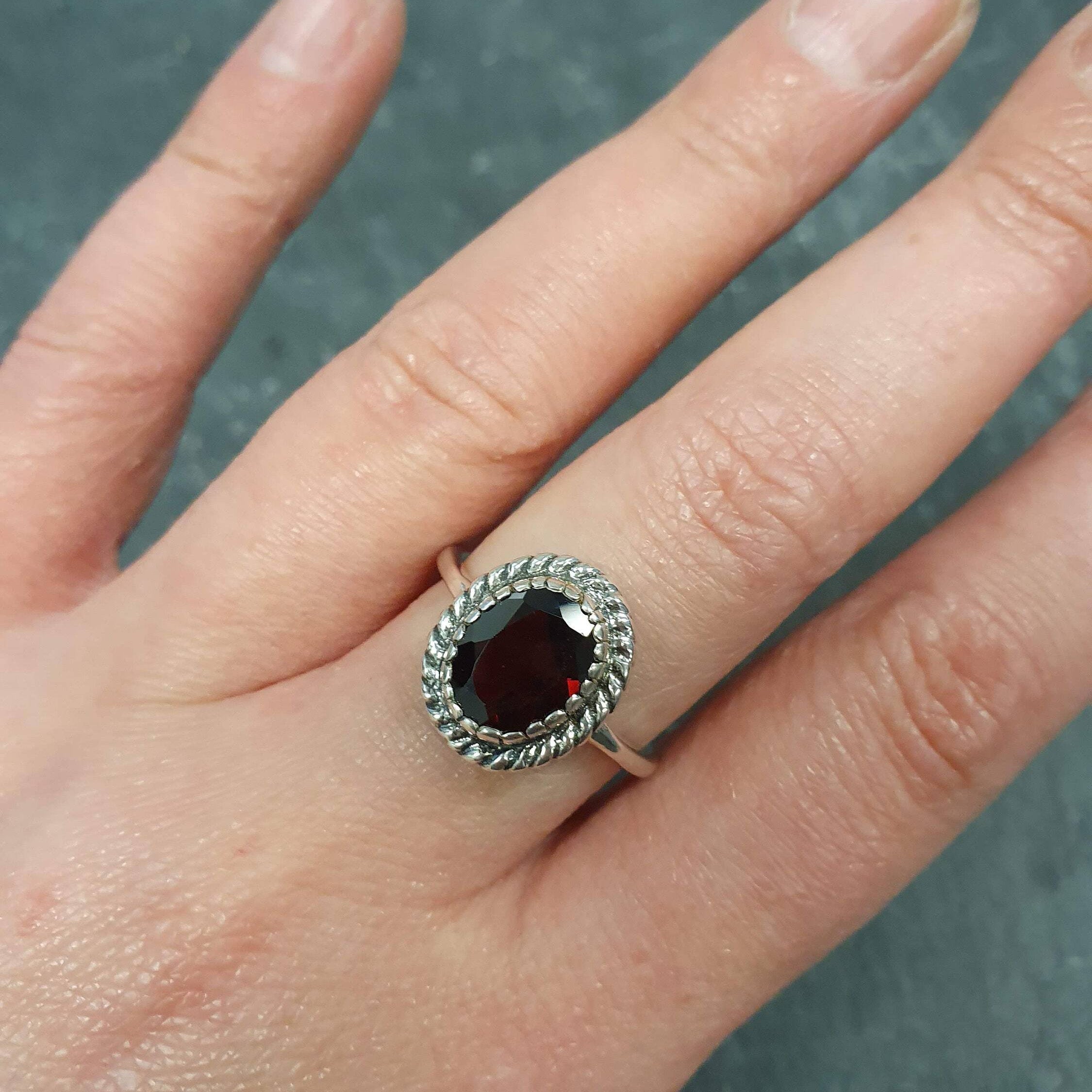 Red Vintage Style Ring, Valentines Gift, Natural Red Garnet, 3 Carat Solitaire, Red Oval Ring, Gift for Her, Sterling Silver, Gift for Wife