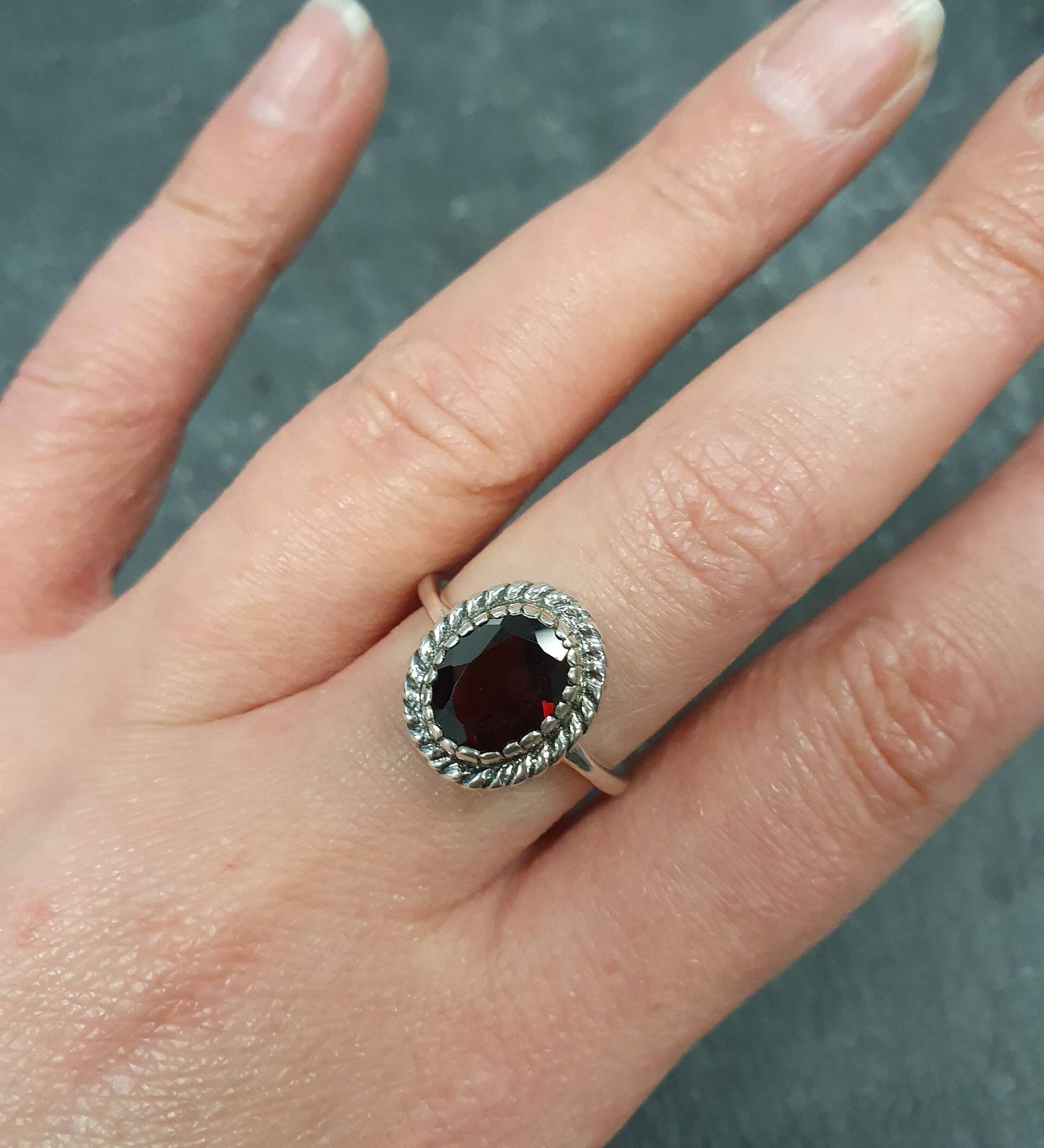 Red Vintage Style Ring, Valentines Gift, Natural Red Garnet, 3 Carat Solitaire, Red Oval Ring, Gift for Her, Sterling Silver, Gift for Wife