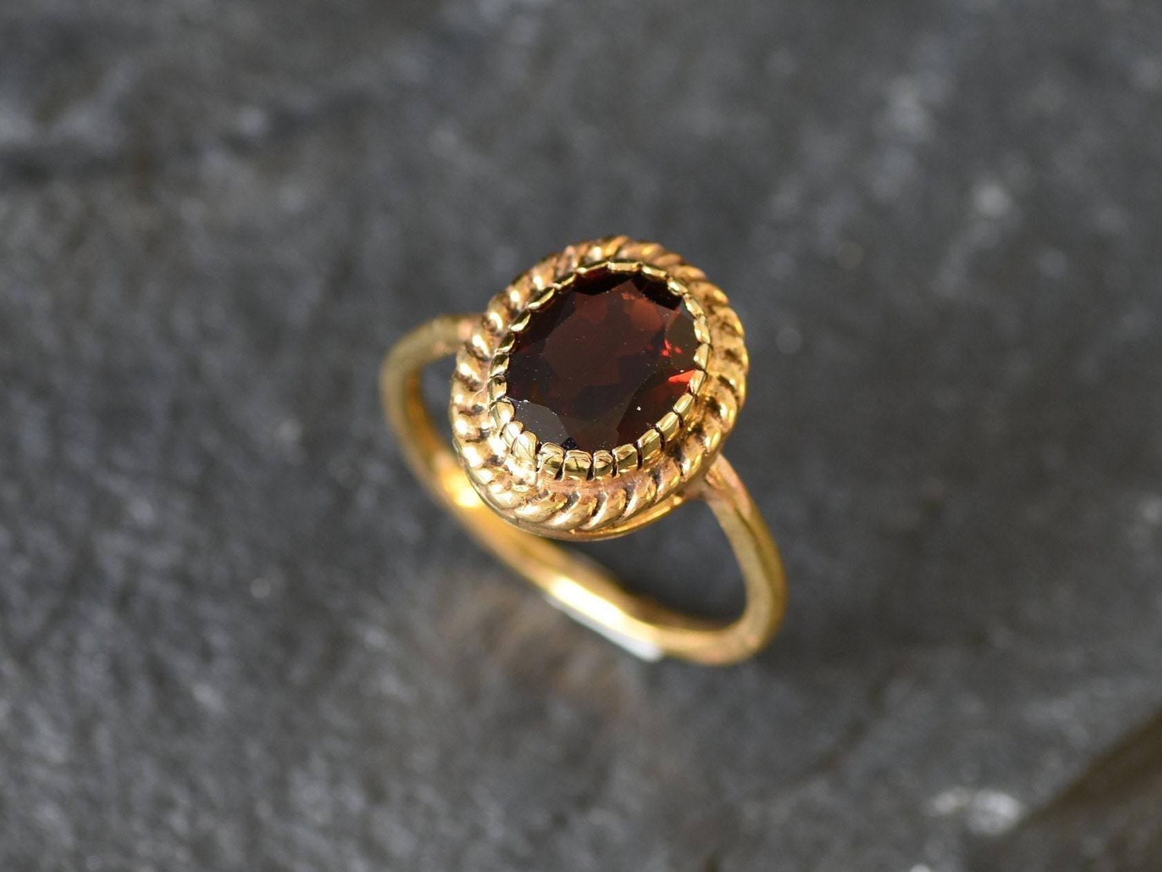 Red Vintage Style Ring, Valentines Gift, Natural Red Garnet, 3 Carat Solitaire, Red Oval Ring, Gift for Her, Sterling Silver, Gift for Wife(1)