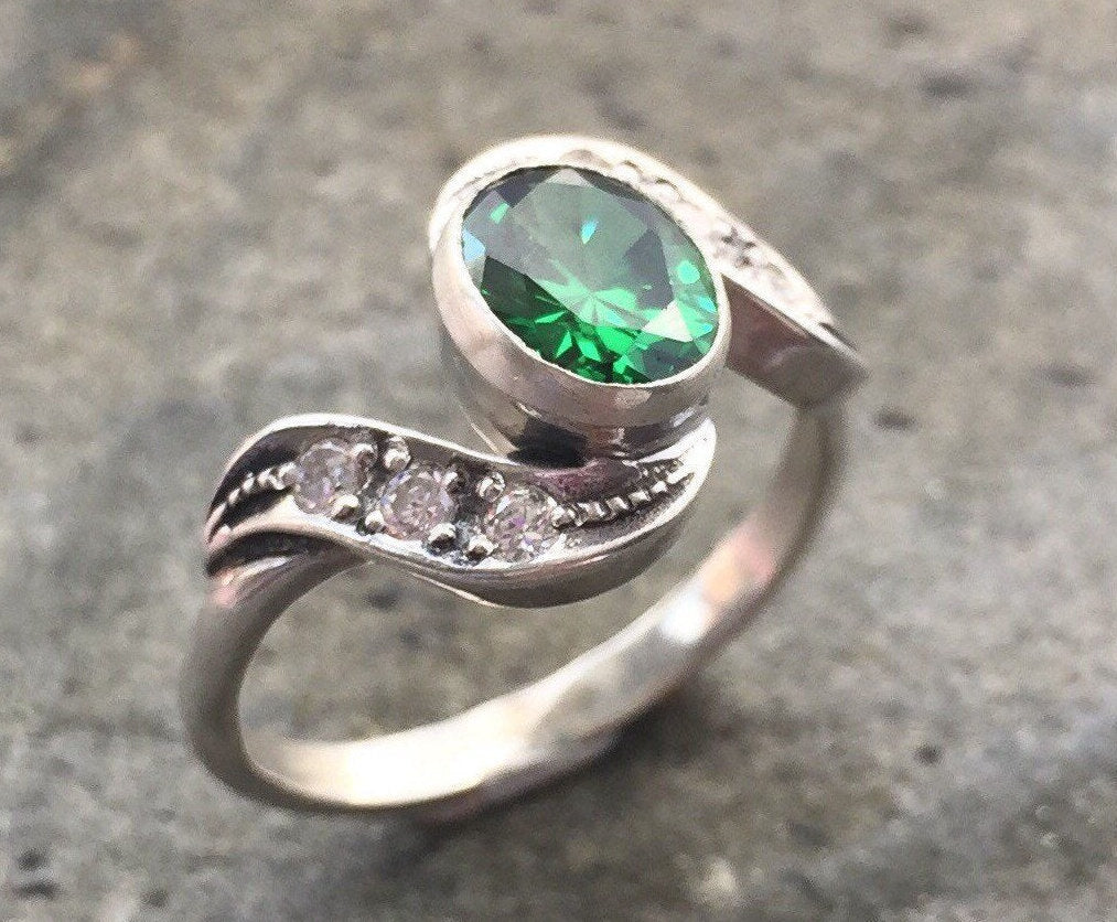 Emerald Ring, Created Emerald, Vintage Rings, Vintage Emerald Ring, Emerald Green Ring, Antique Emerald Ring, Solid Silver Ring, Pure Silver