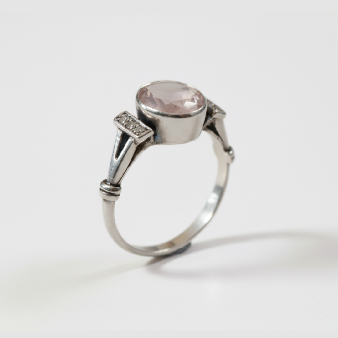 Timeless Rose Quartz Ring - Graceful Pink Oval in 925 Sterling Silver. A lovely accessory for birthdays and cherished moments.