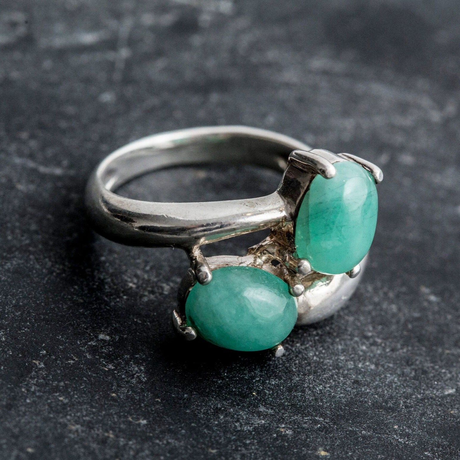 Emerald Ring, Natural Emerald, May Birthstone, Bypass Ring, Asymmetric Ring, Two Stone Ring, Green Ring, Vintage Rings, Sterling Silver Ring