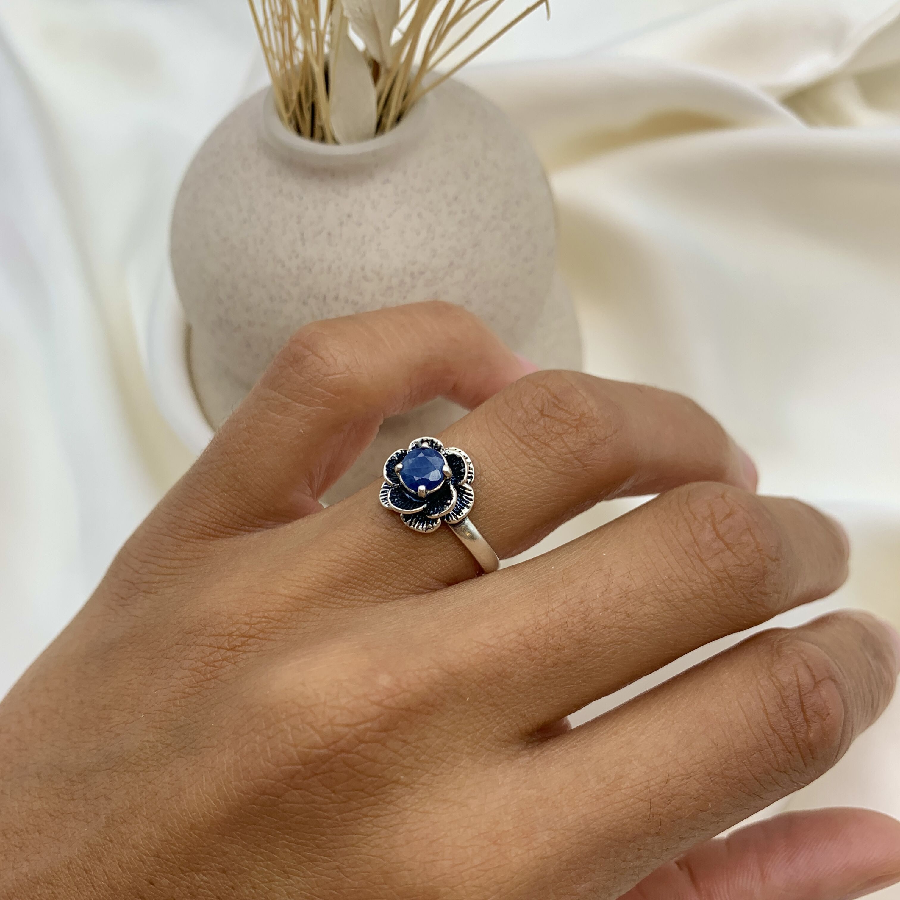 Sapphire Flower Ring, Real Sapphire Ring, Natural Sapphire, Blue Sapphire Ring, Silver Flower Ring, Vintage Blue Ring, Vintage Silver Ring