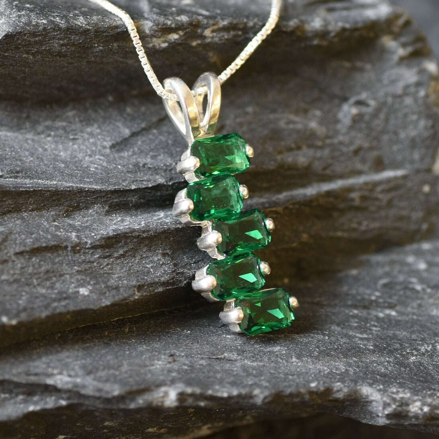 Elegant Created Emerald Pendant in 925 Sterling Silver, a stunning May birthstone gift perfect for any special occasion.