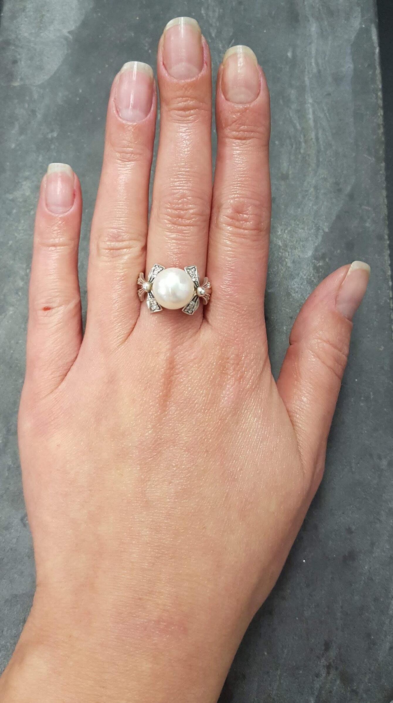 White Pearl Ring, Natural Pearl, Ribbon Ring, June Birthstone, Bow Ring, Vintage Ring, White Ring, Vintage Pearl Ring, Solid Silver Ring