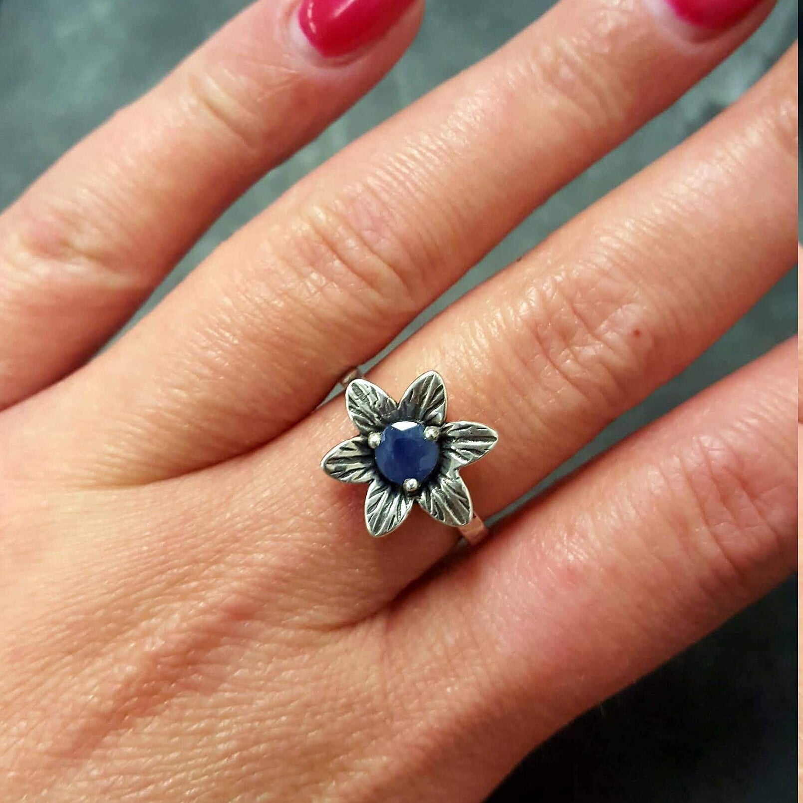 Elegant 925 Sterling Silver Natural Sapphire Ring featuring a Round Blue Sapphire, perfect for birthdays and special occasions.