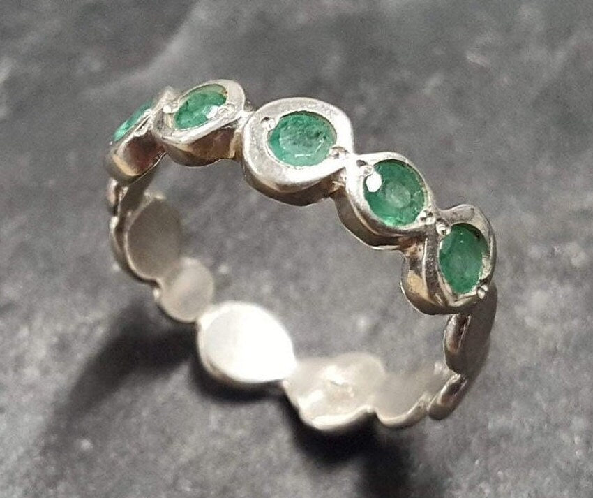 Natural Emerald Ring made in 925 Sterling Silver with Round Natural Green Emerald in Flush setting, May Birthstone gift idea, symbolizes growth, harmony, and deep emotional healing, ideal for everyday wear and perfect for birthday gifting and special occasions.